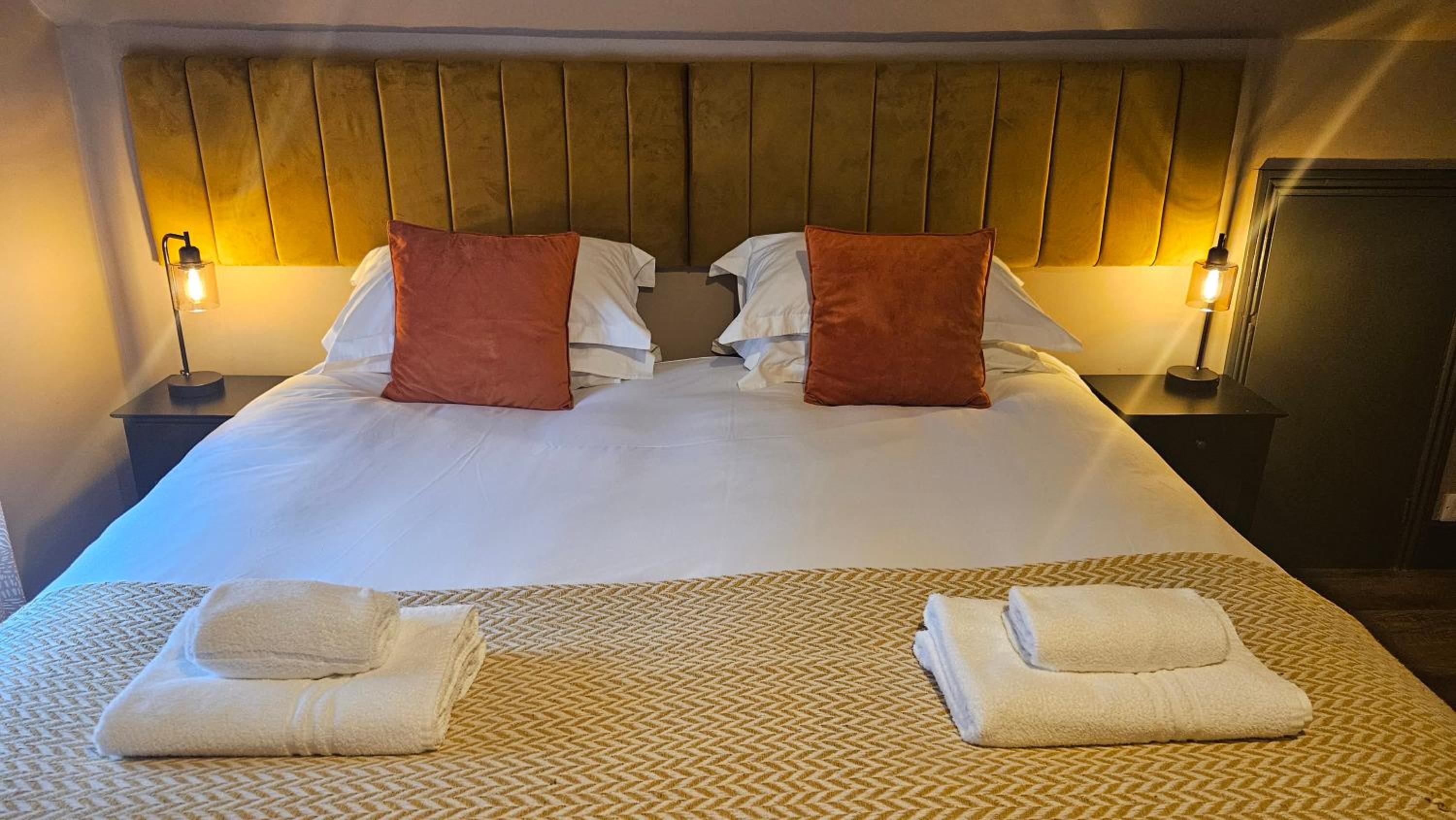 Deluxe King Room photo 2