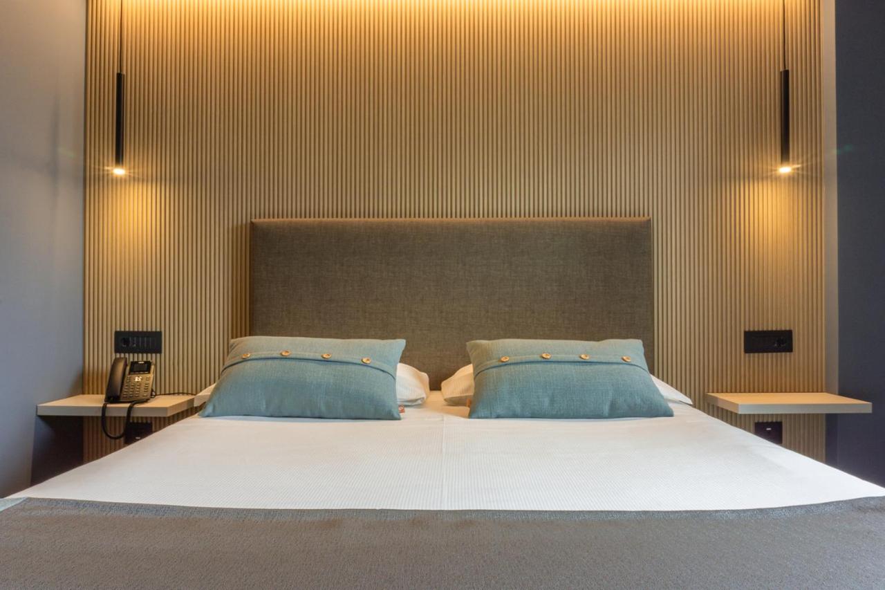 Large Double or Twin Room photo 1