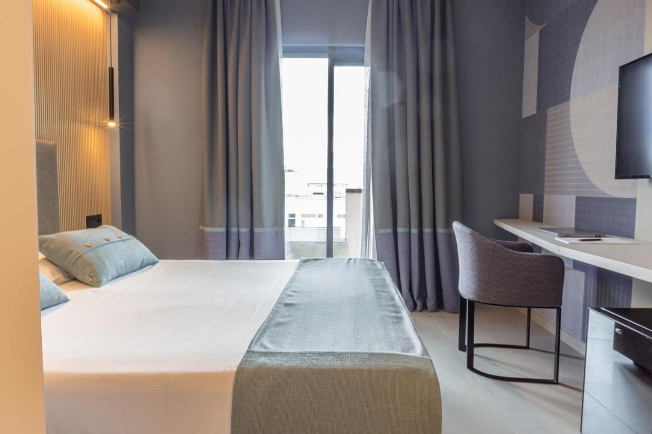 Large Double or Twin Room photo 2