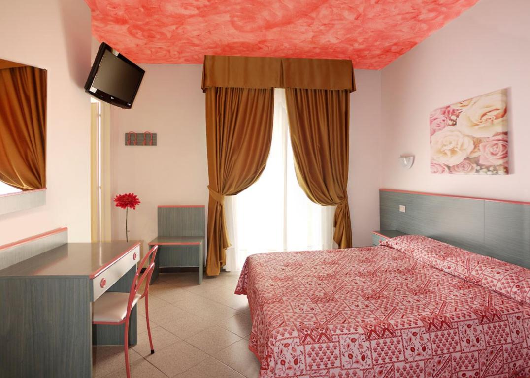 Deluxe Double or Twin Room photo 2