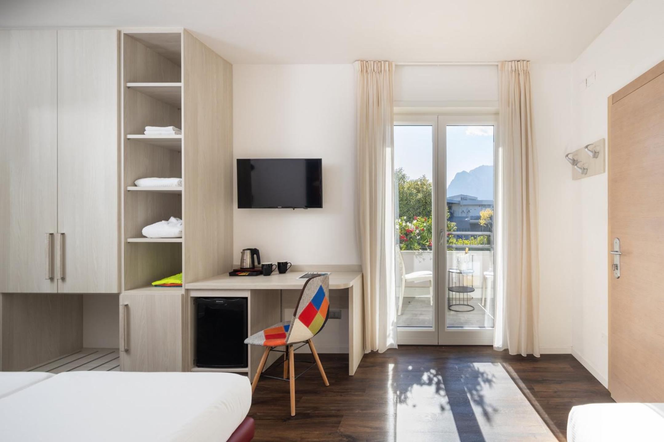 Deluxe Double or Twin Room with Garden View photo 2