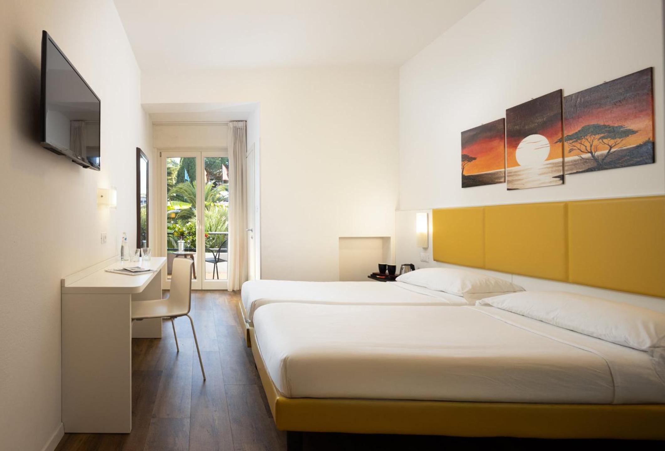 Deluxe Double or Twin Room with Garden View photo 3