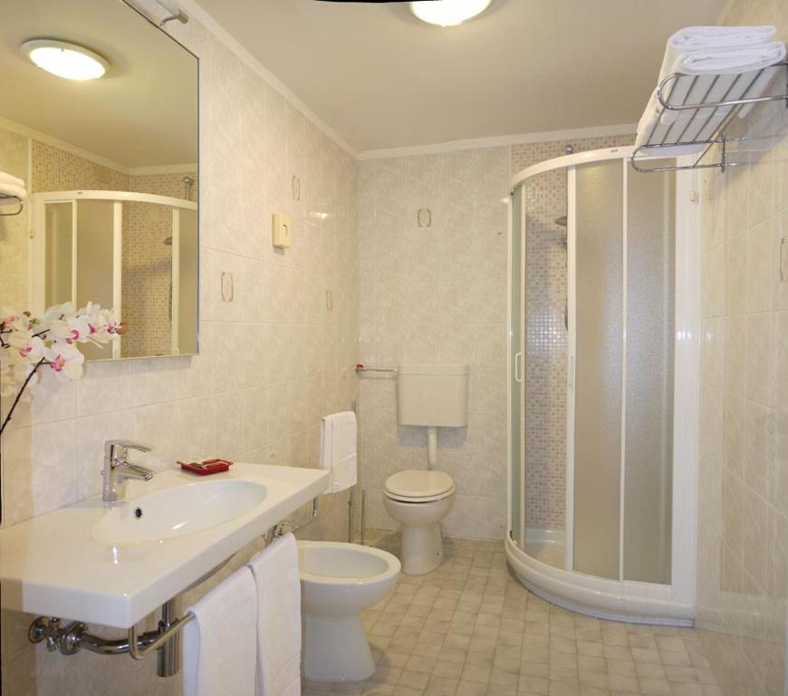 Deluxe Double or Twin Room photo 1