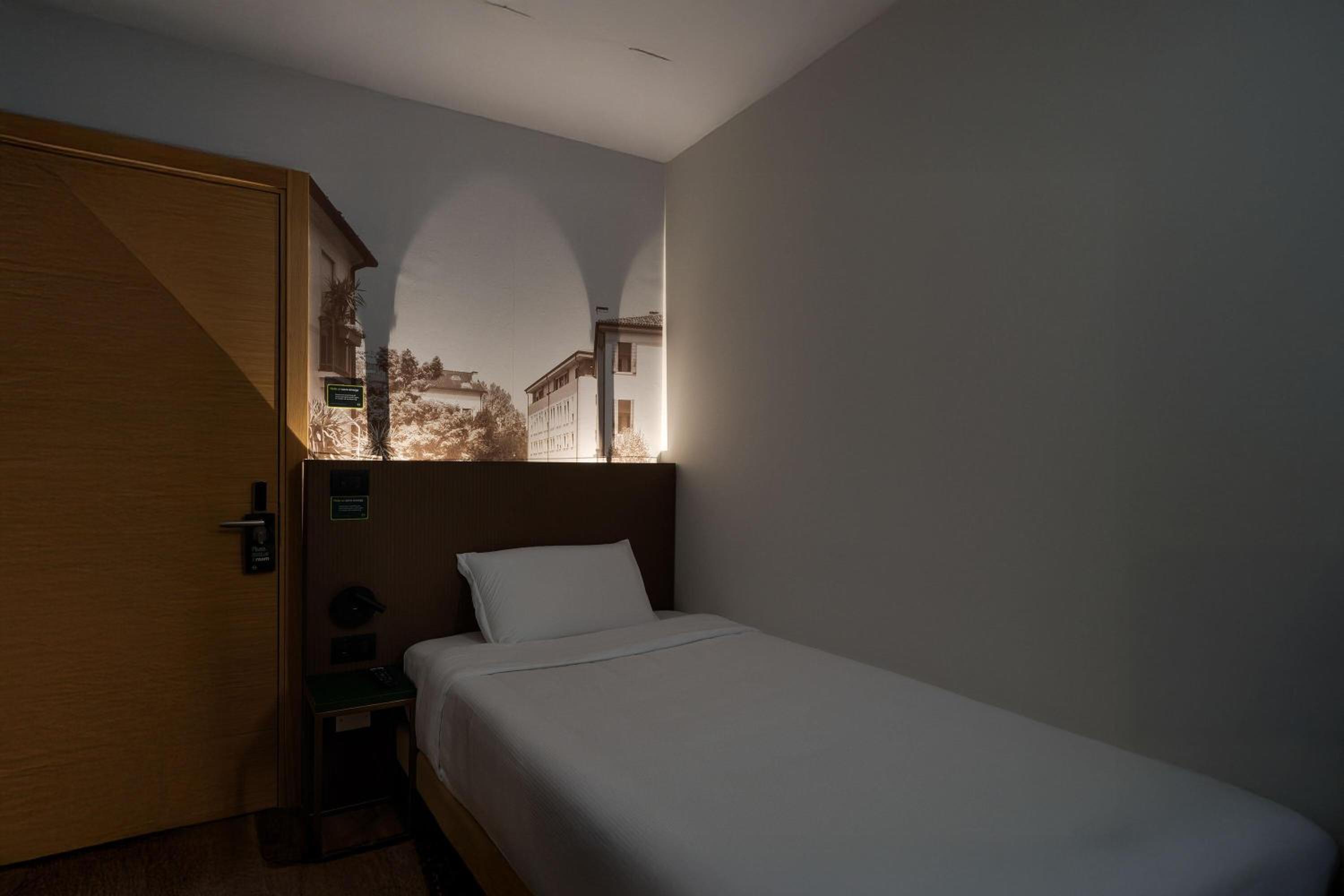 Economy Single Room