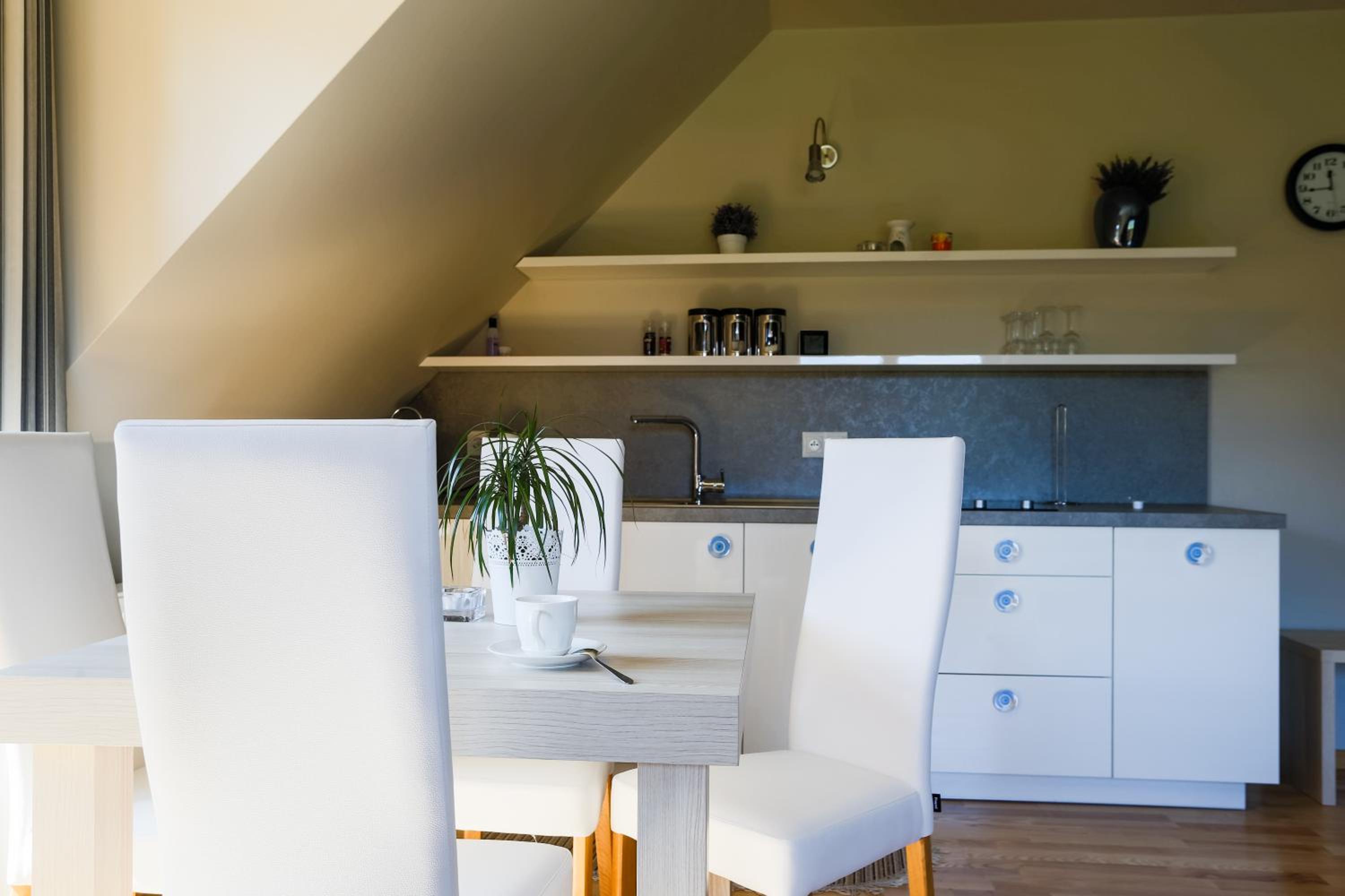 Apartment with Kitchenette and Balcony - Photo 3