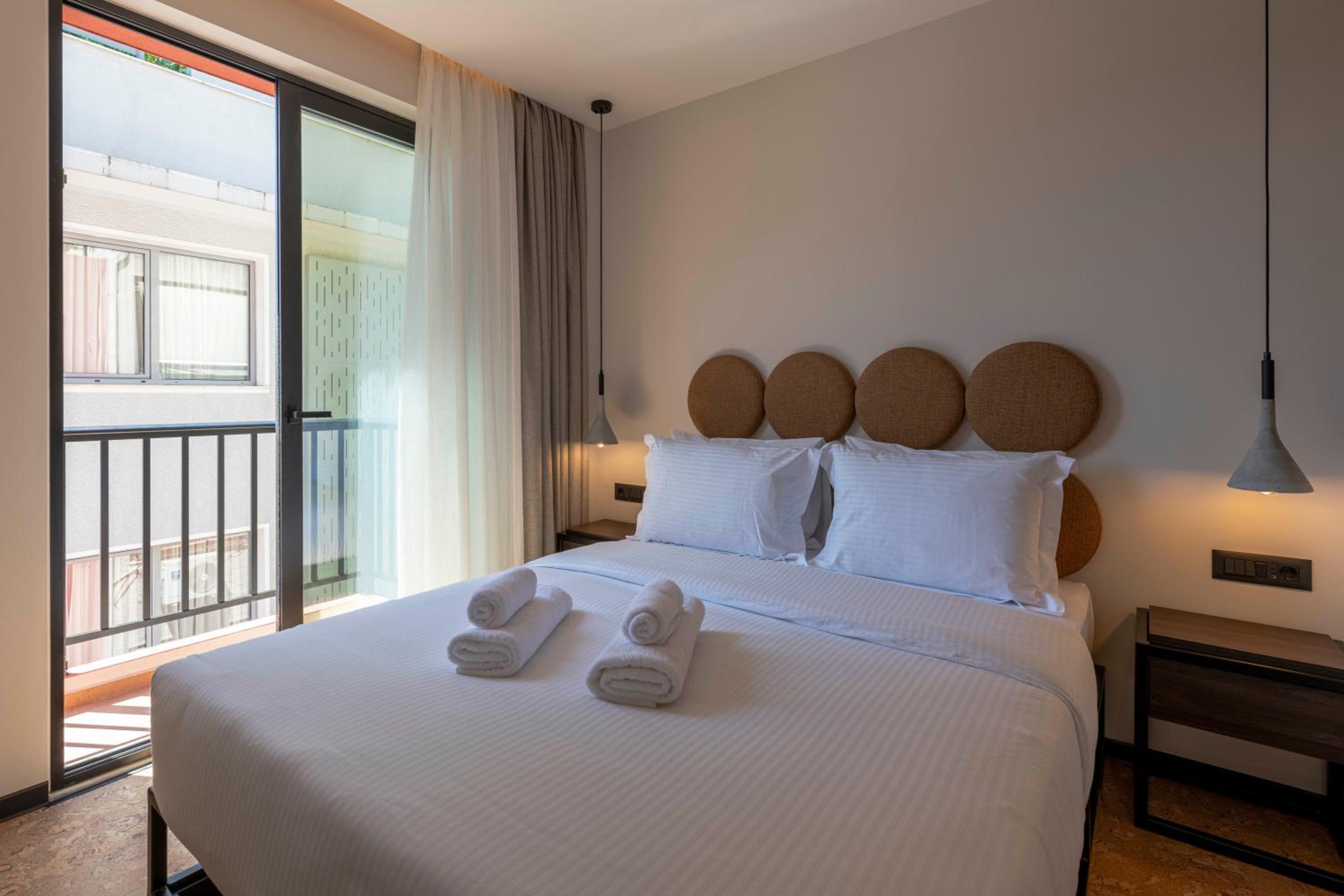 Deluxe Double Room with Small Balcony photo 1