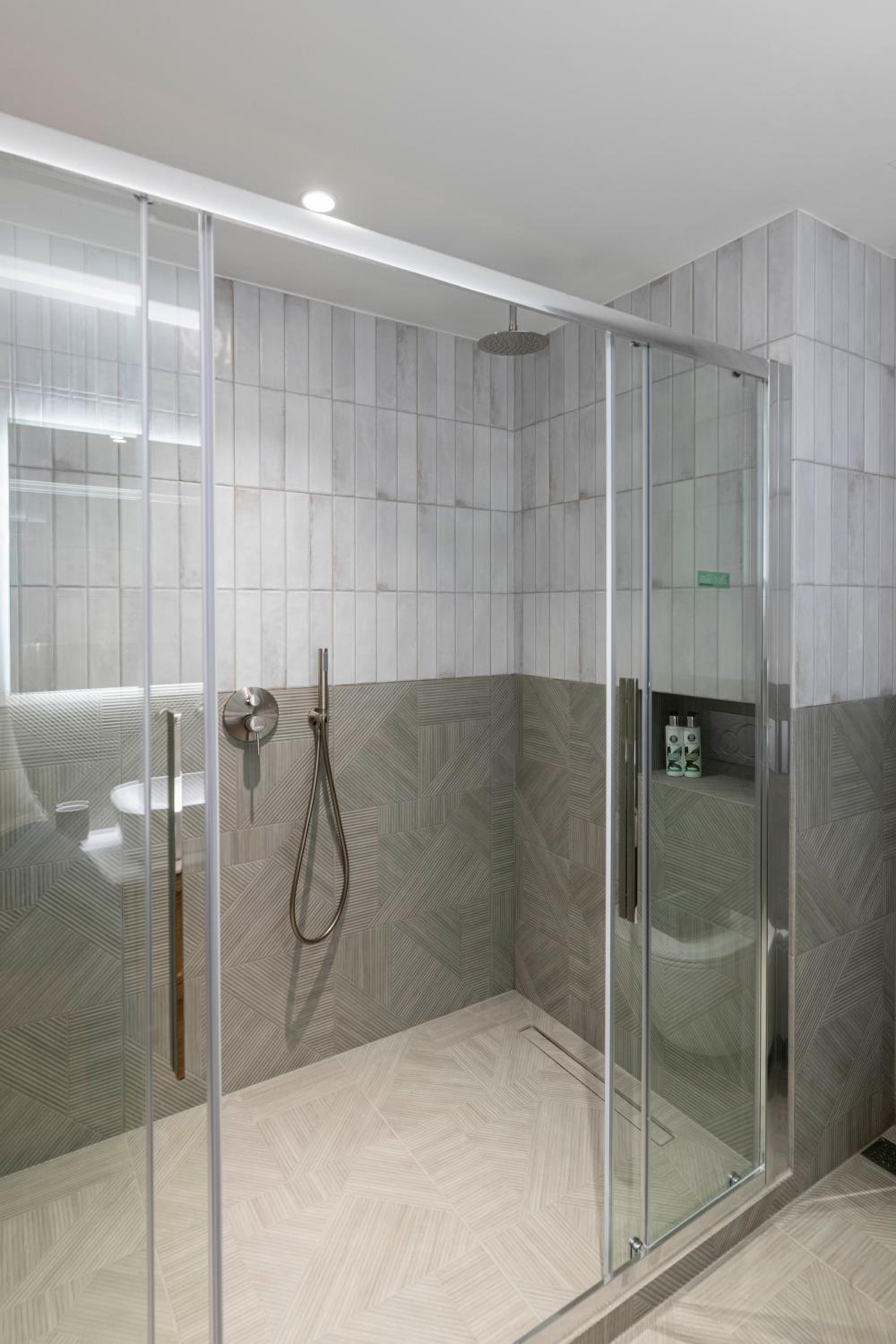 Deluxe Double Room with Small Balcony photo 2