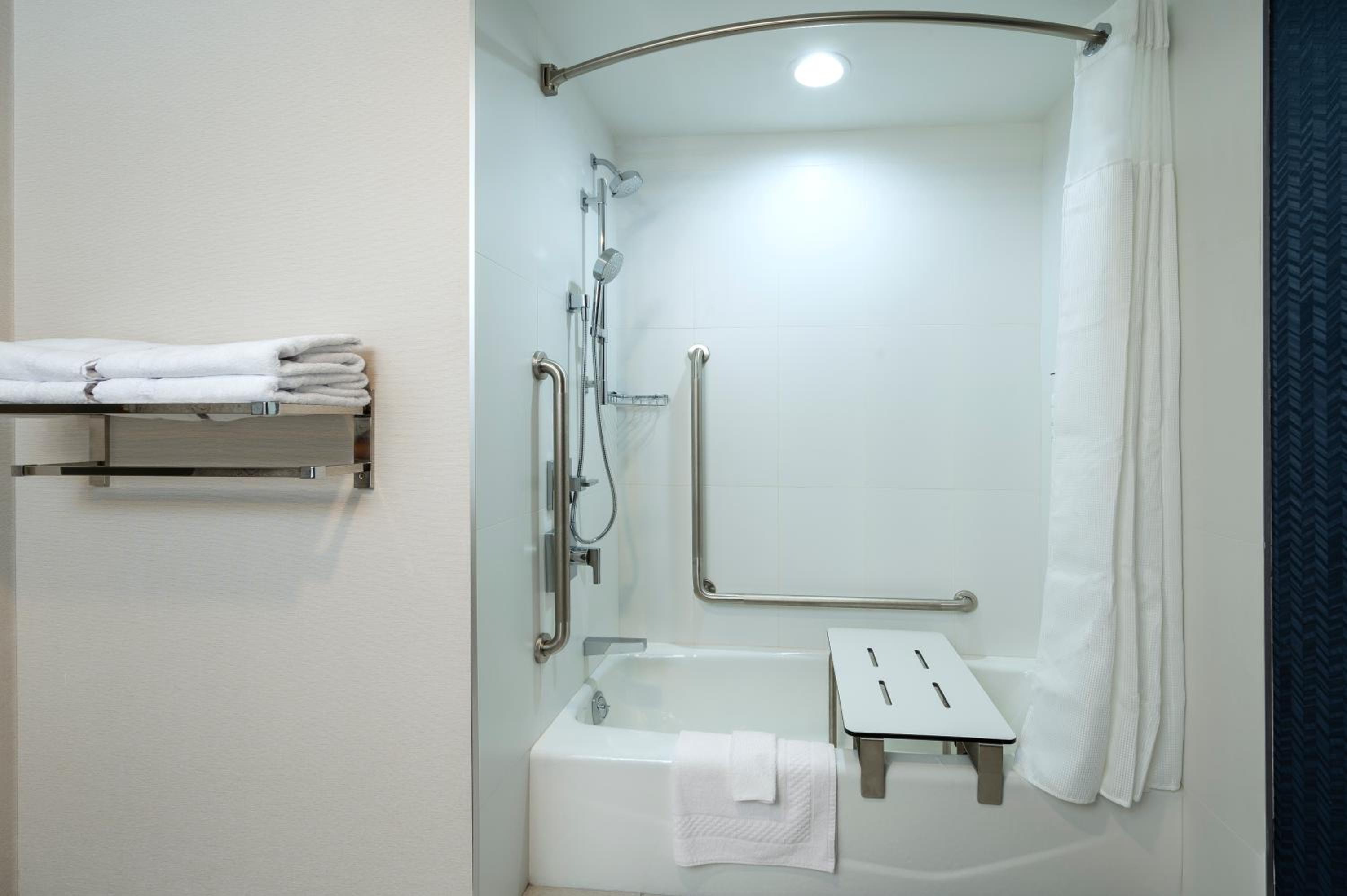 King Room with Roll-In Shower and Sofa Bed - Mobility Access/Hearing Accessible - Photo 1