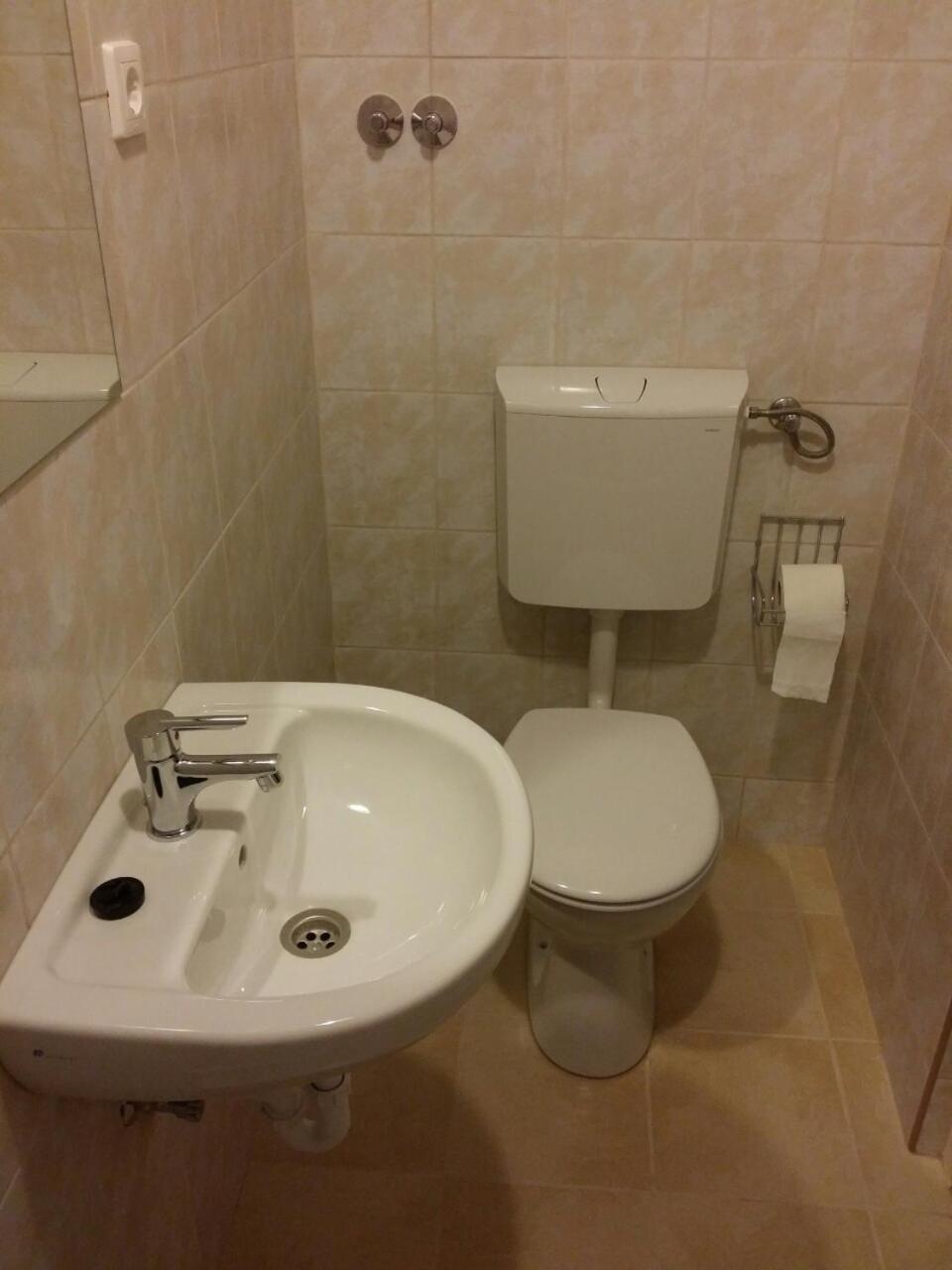 Budget Double or Twin Room - Photo 6