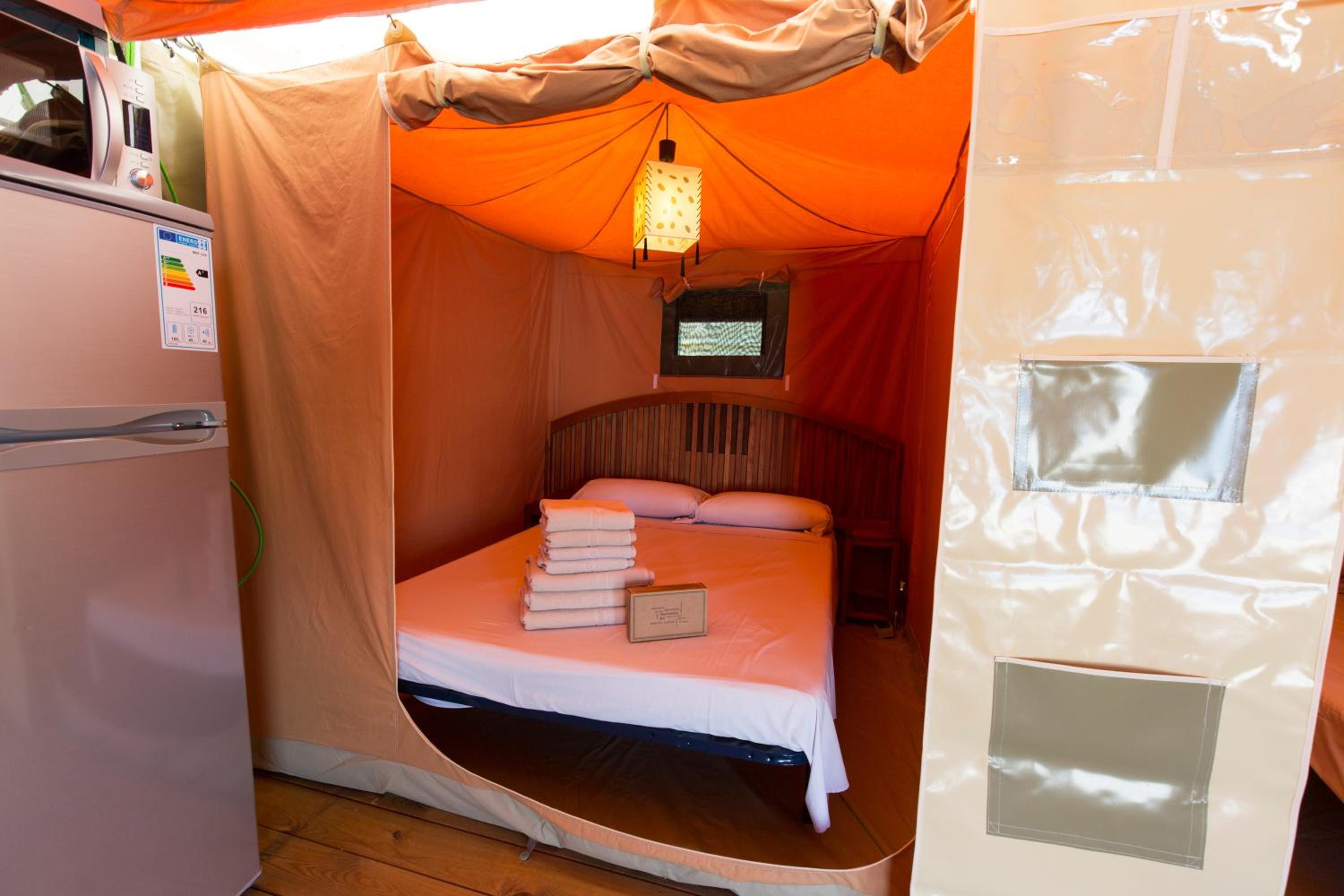 Superior Tent (5 Adults) - Photo 1