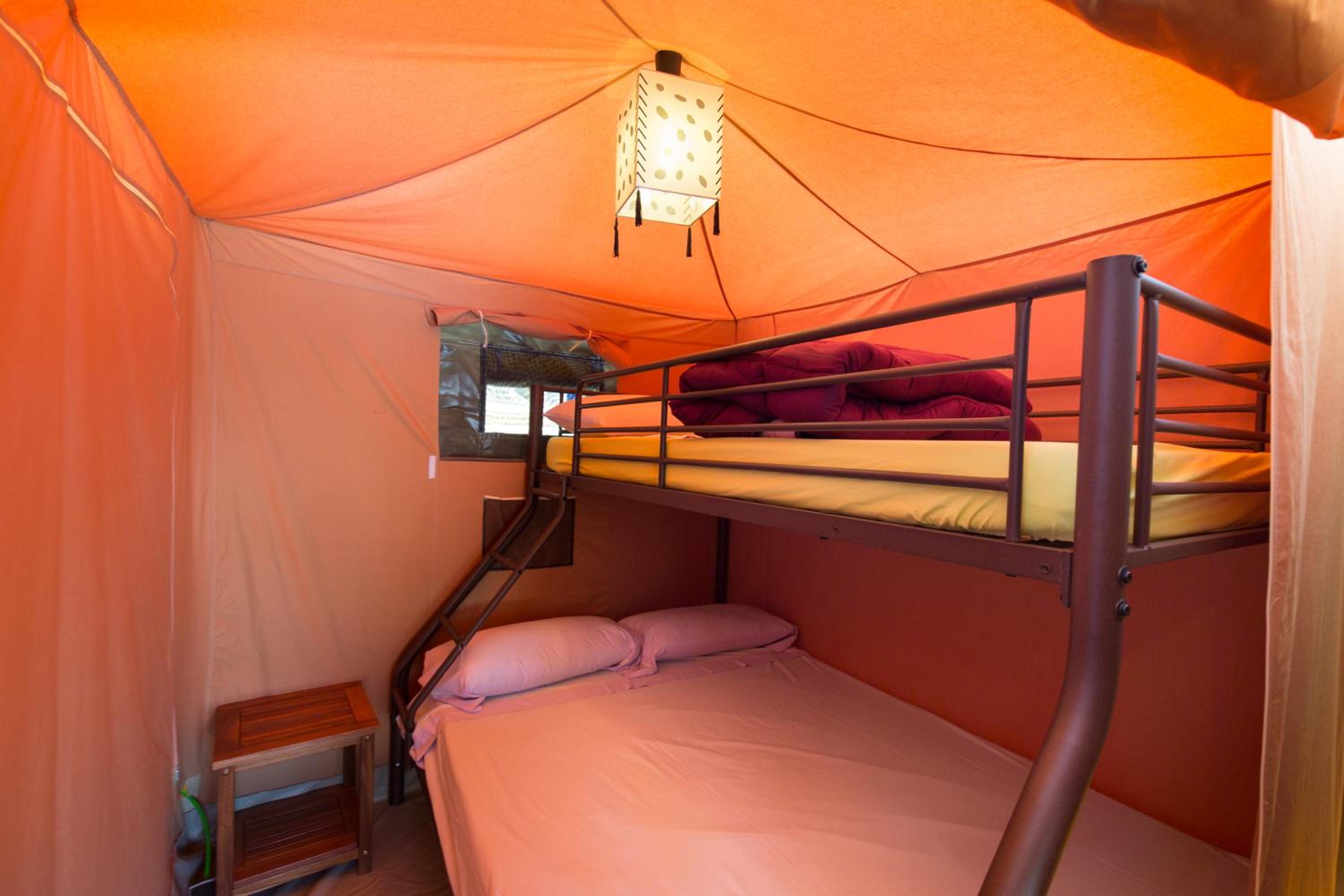 Superior Tent (5 Adults) - Photo 8