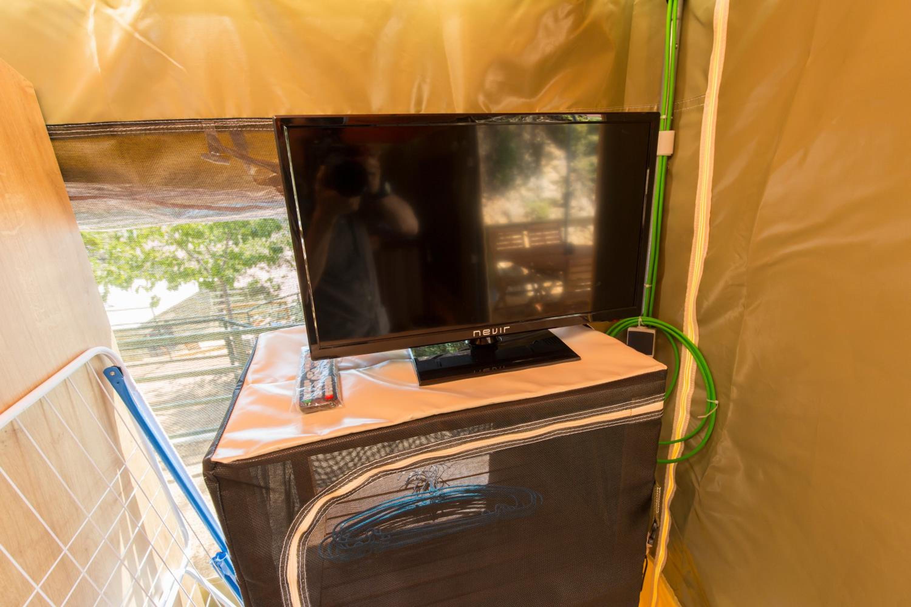 Superior Tent (5 Adults) - Photo 5