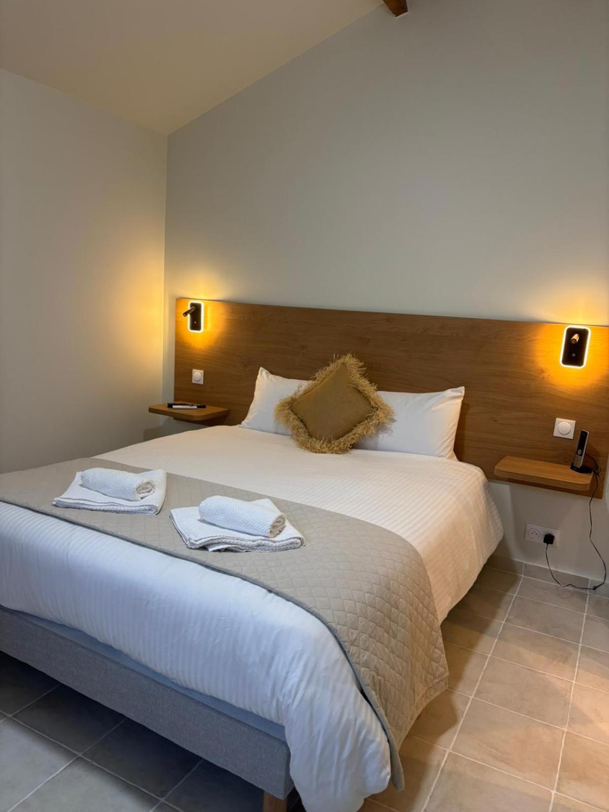 Deluxe Double Room with Balcony and Sea View