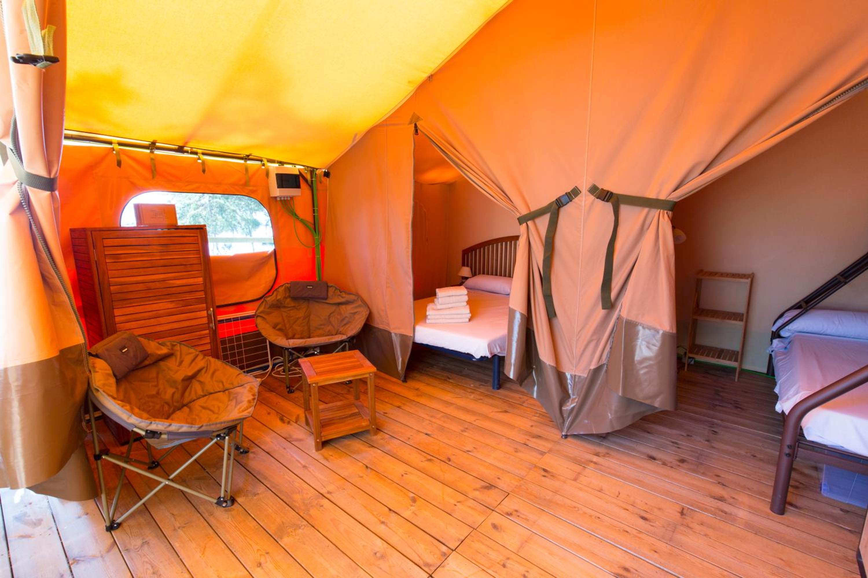 Deluxe Tent (5 Adults) - Photo 5
