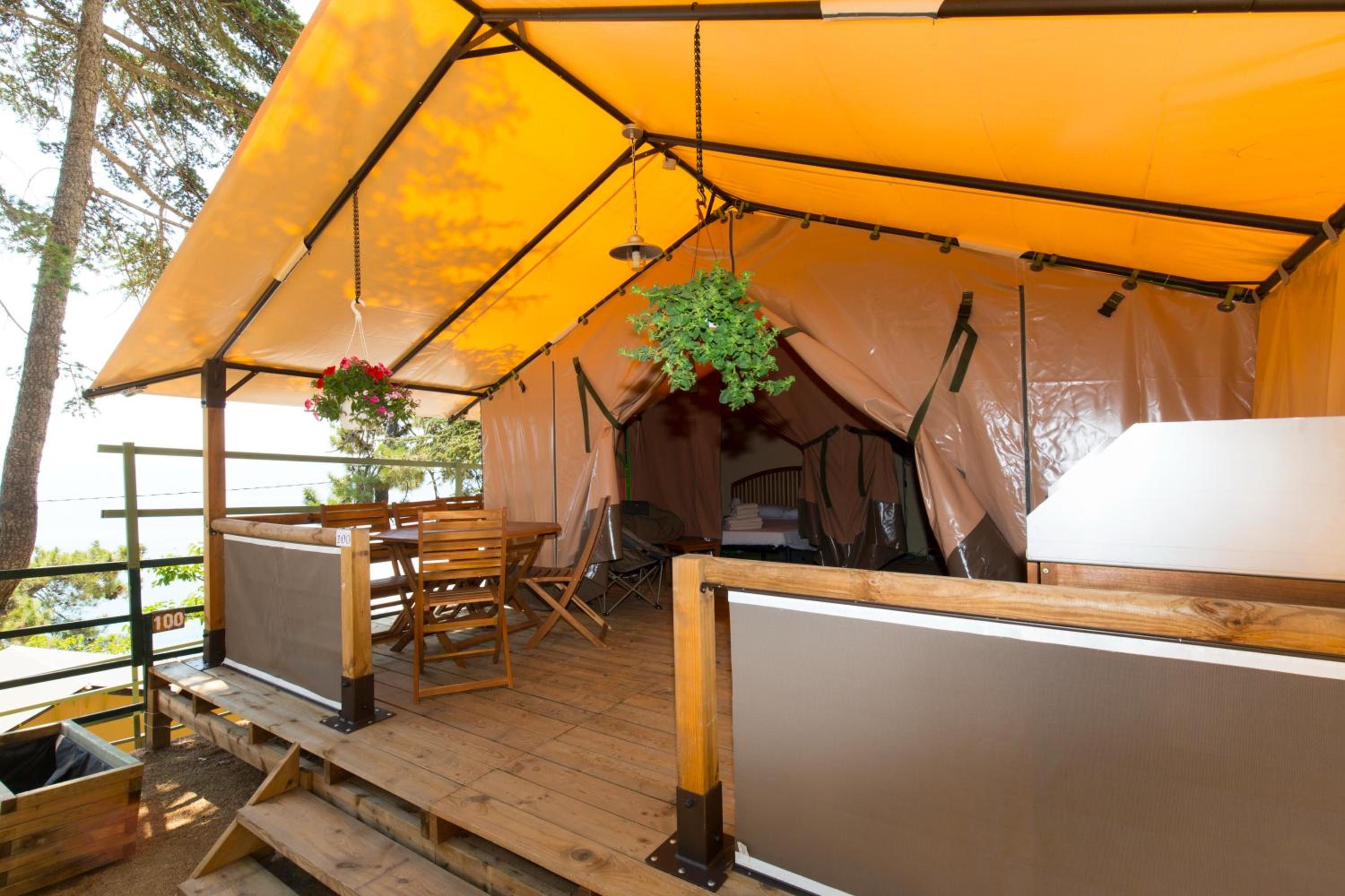 Deluxe Tent (5 Adults) - Photo 12