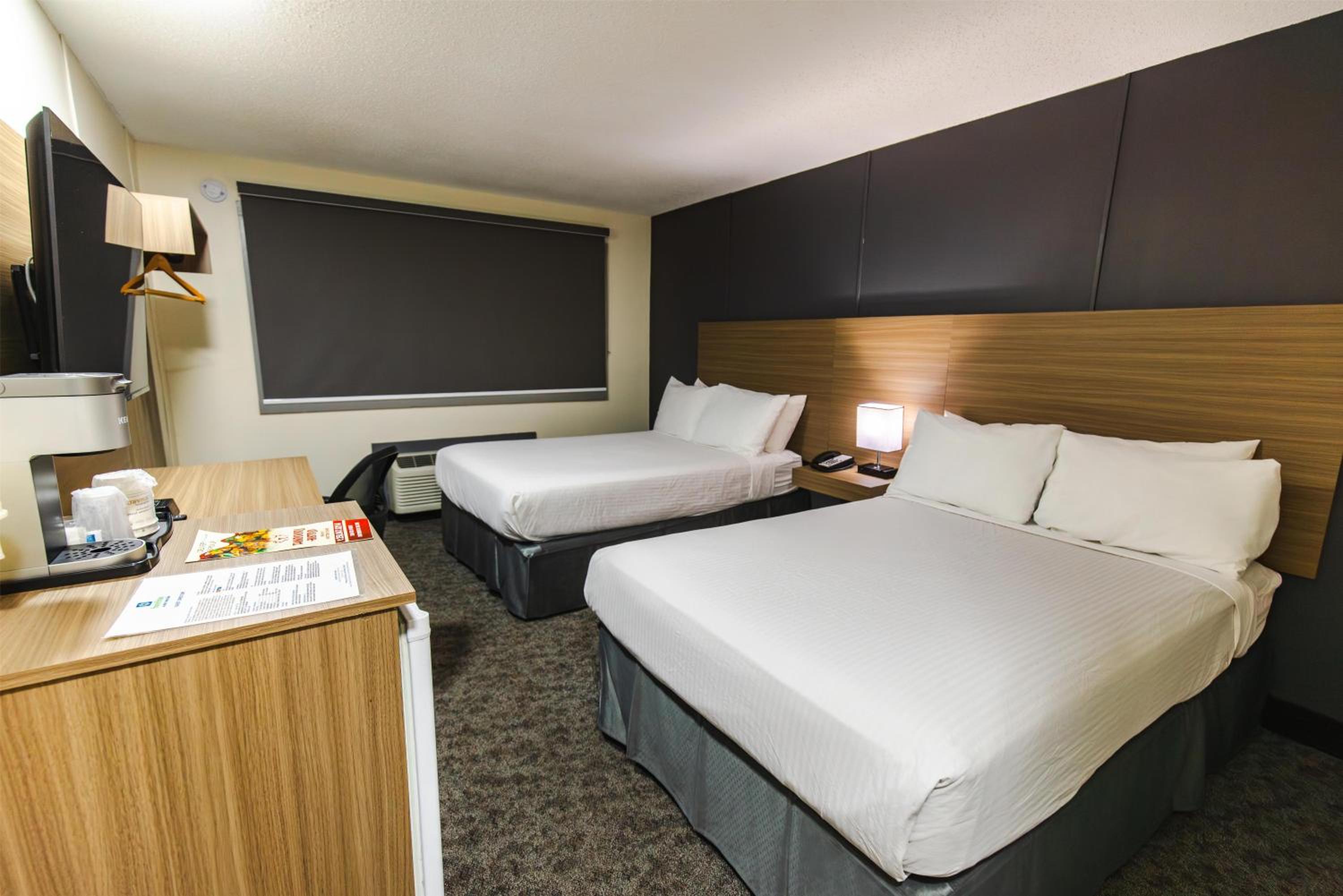 Double Room with Two Double Beds photo 1