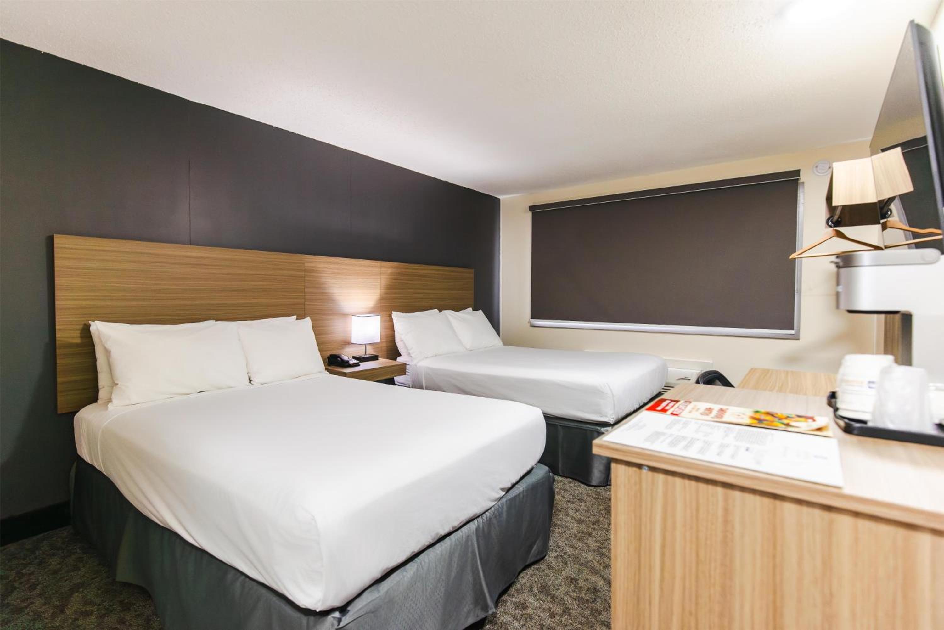 Double Room with Two Double Beds photo 3