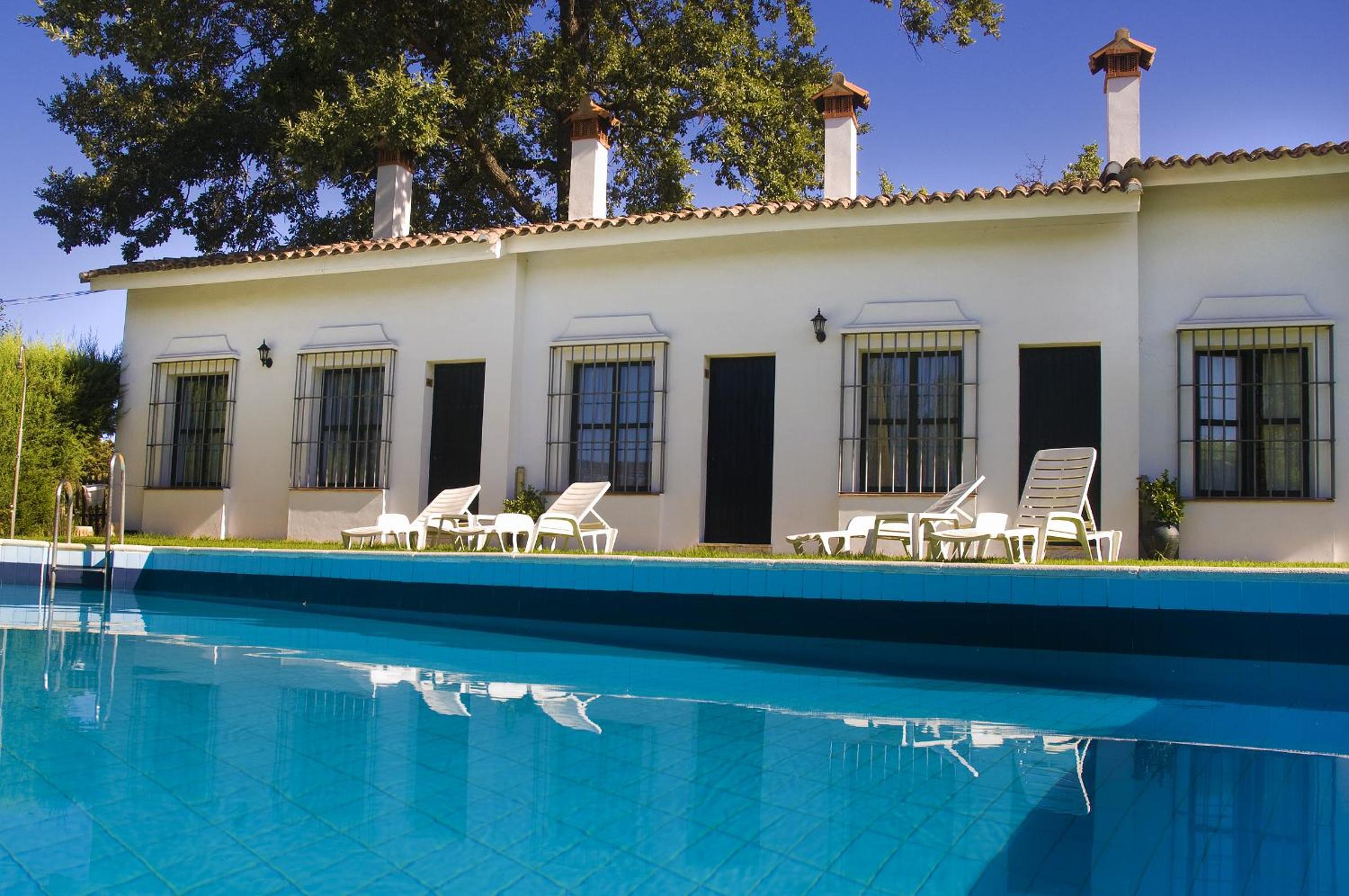 Bungalow (2 Adults)