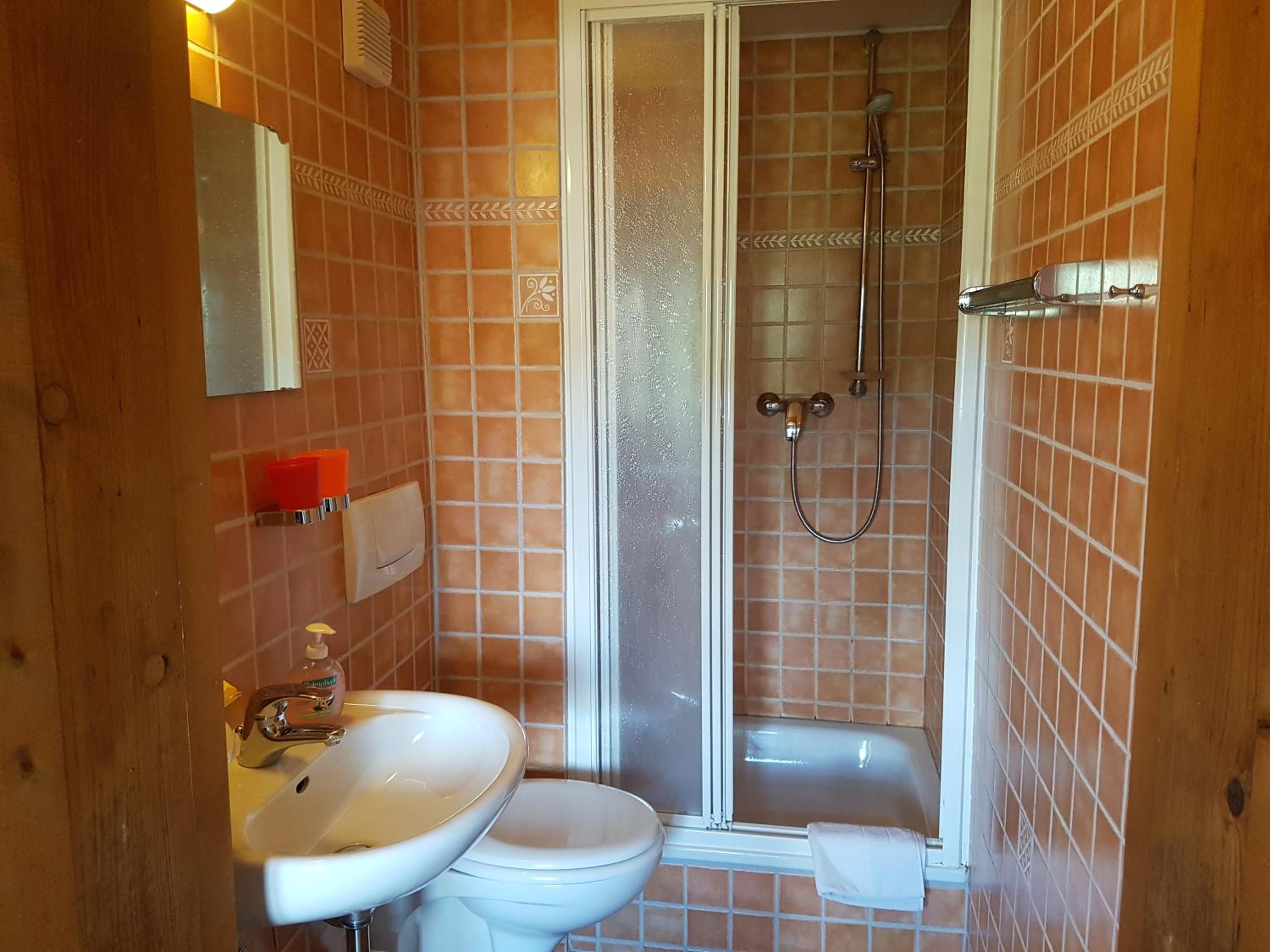 Single Room With Bathroom photo 2