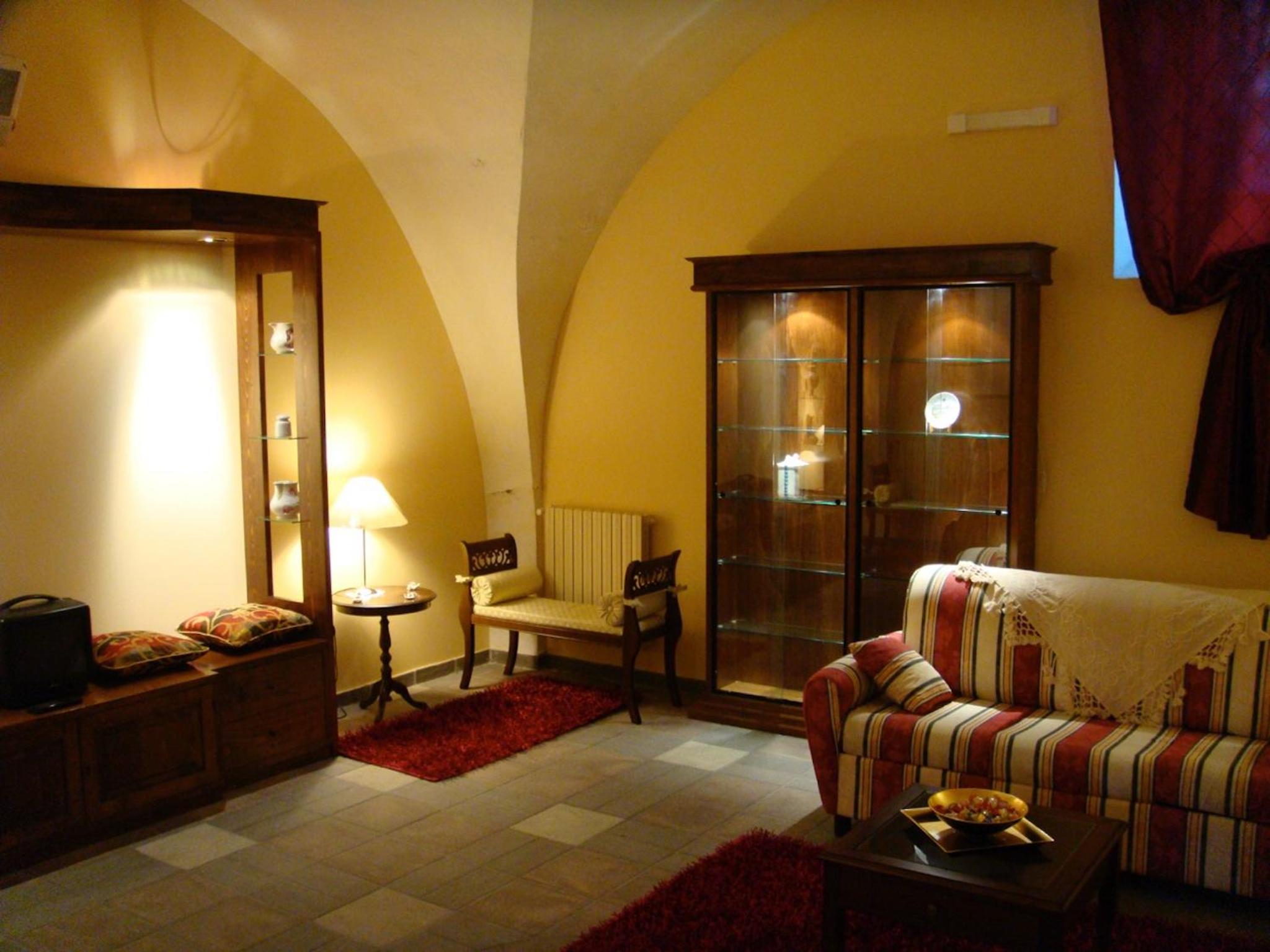 Deluxe Room - Photo 9