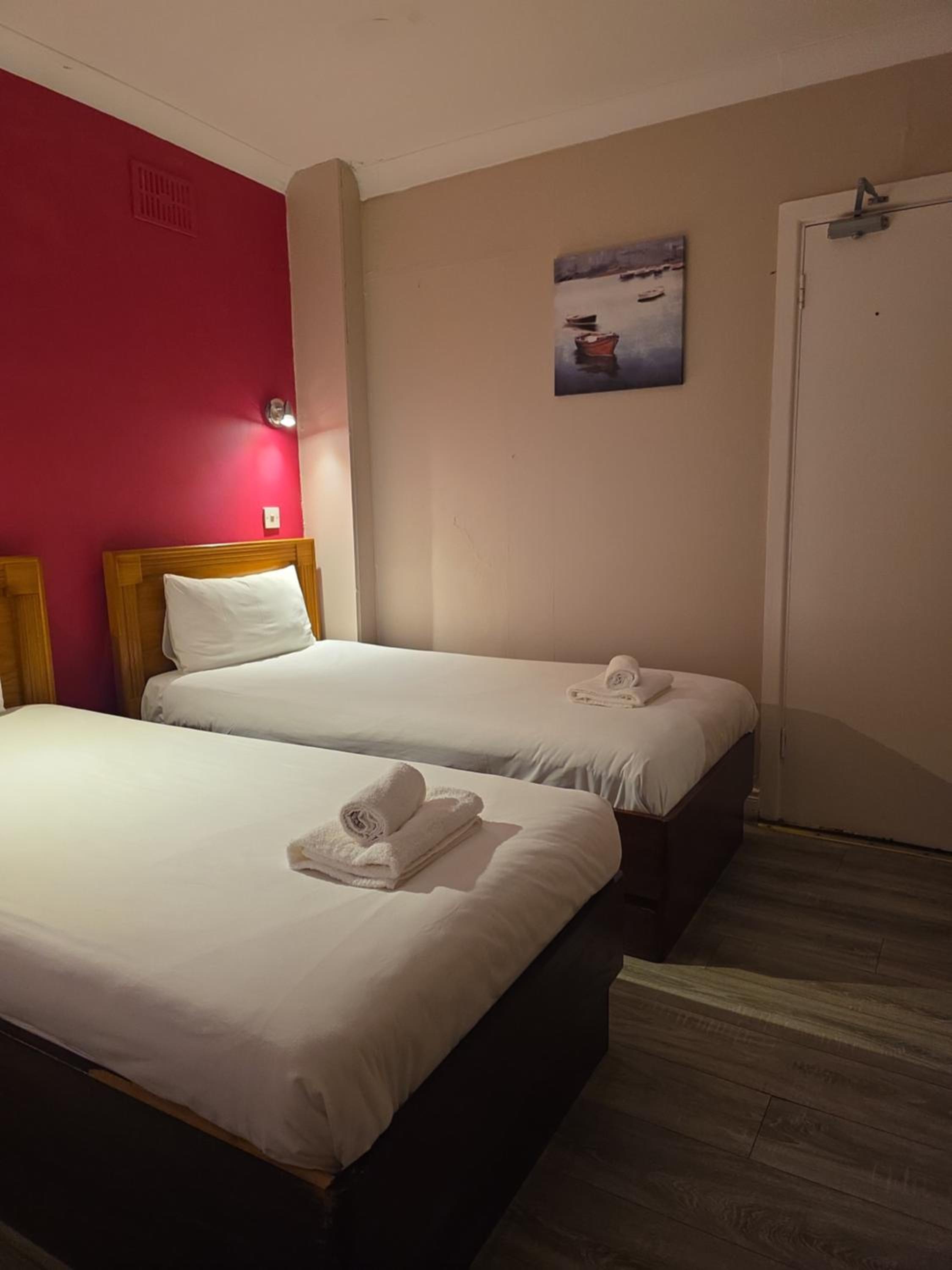 Comfort Triple Room with Shower photo 2