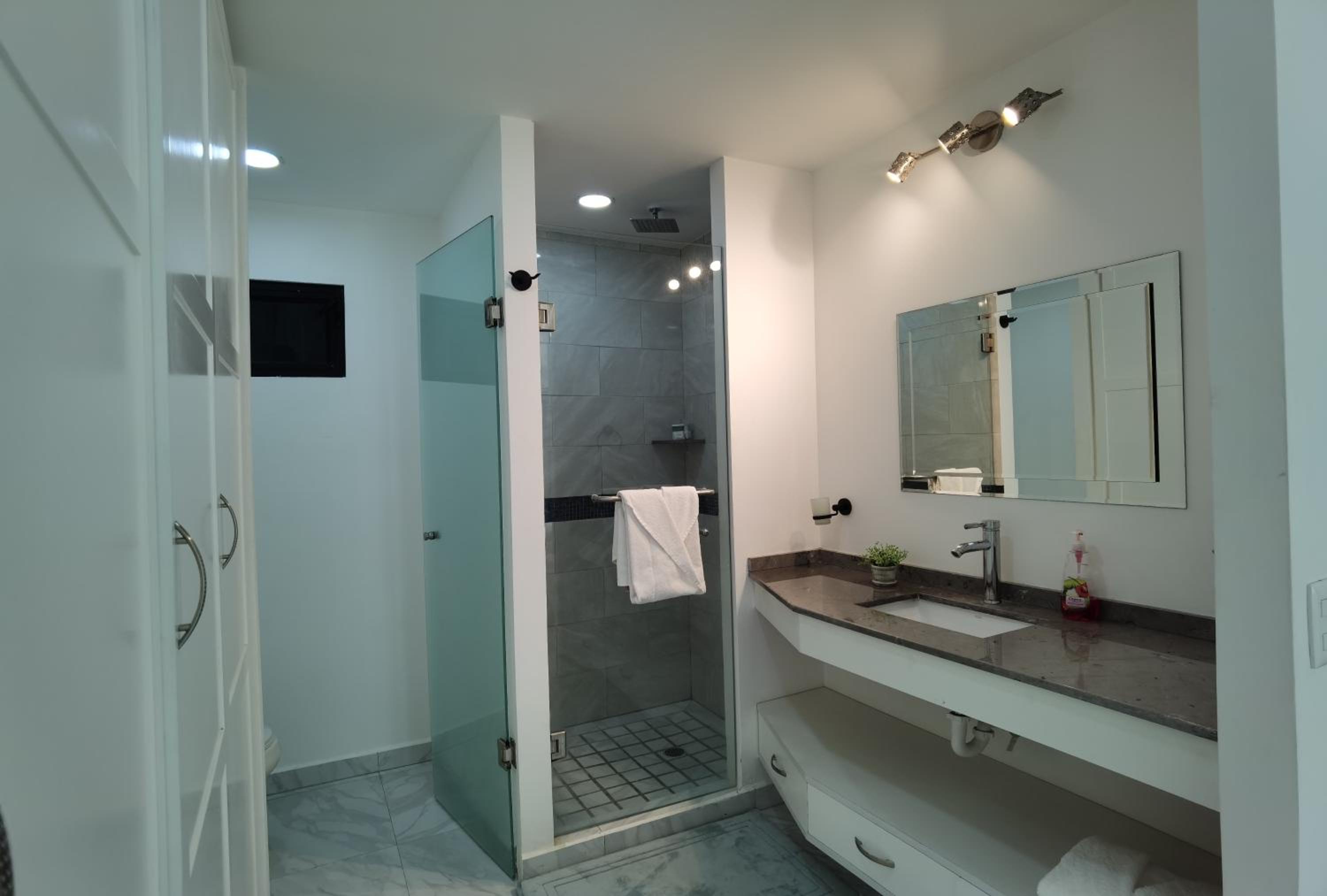 Junior Suite - Photo 12