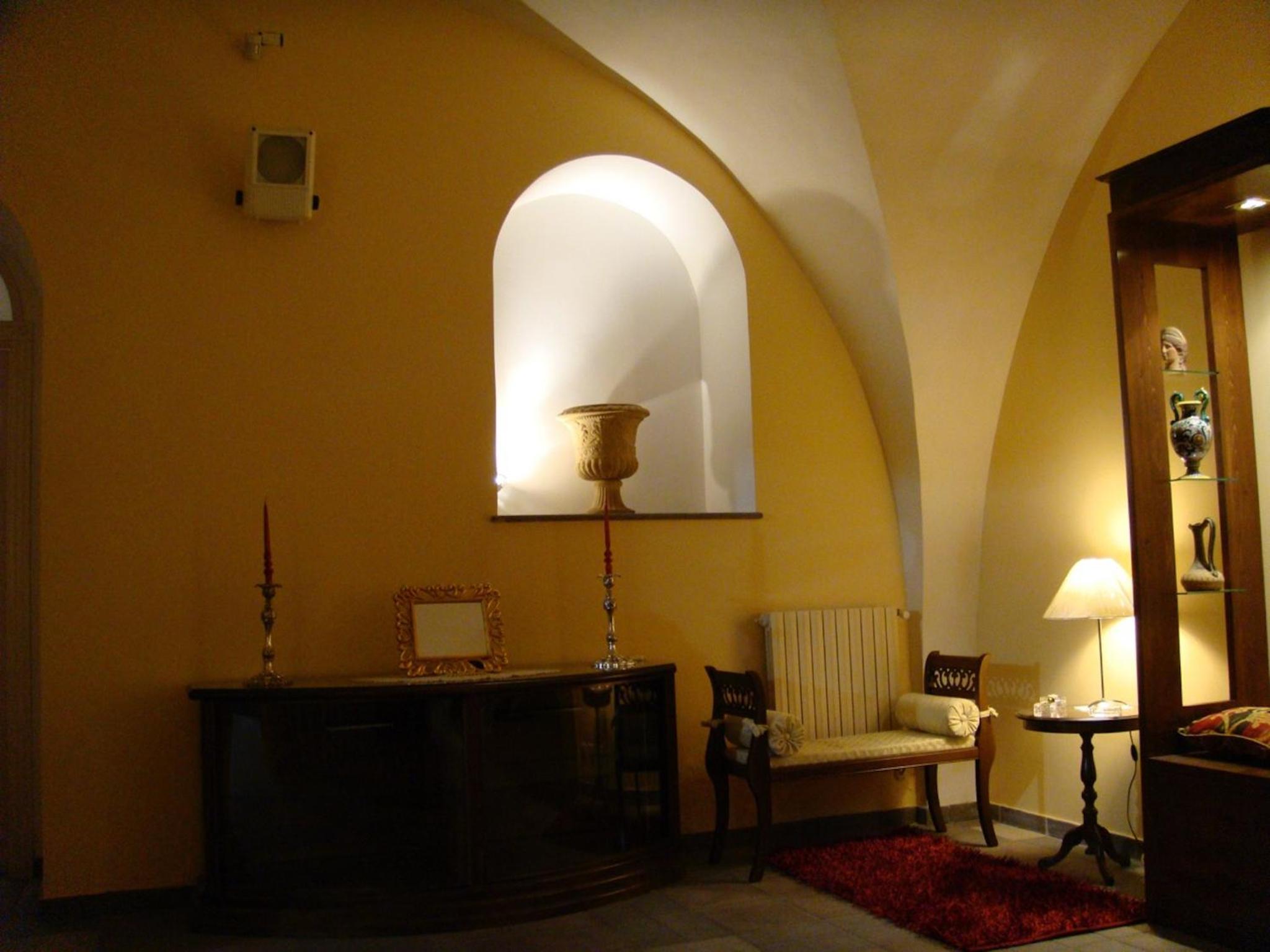 Deluxe Room - Photo 10