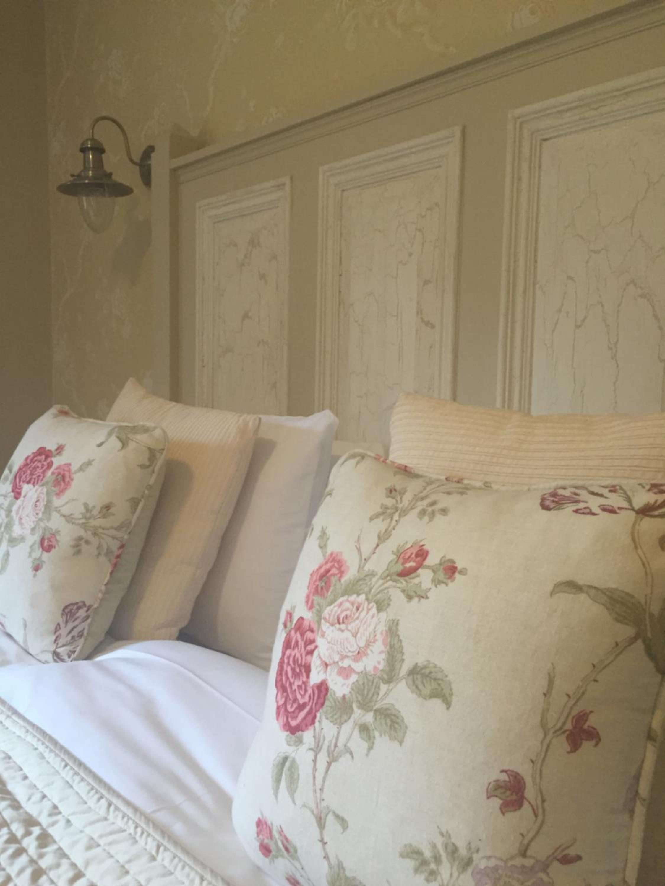 Deluxe Double Room - Photo 11