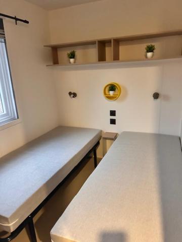 Mobile Home photo 3