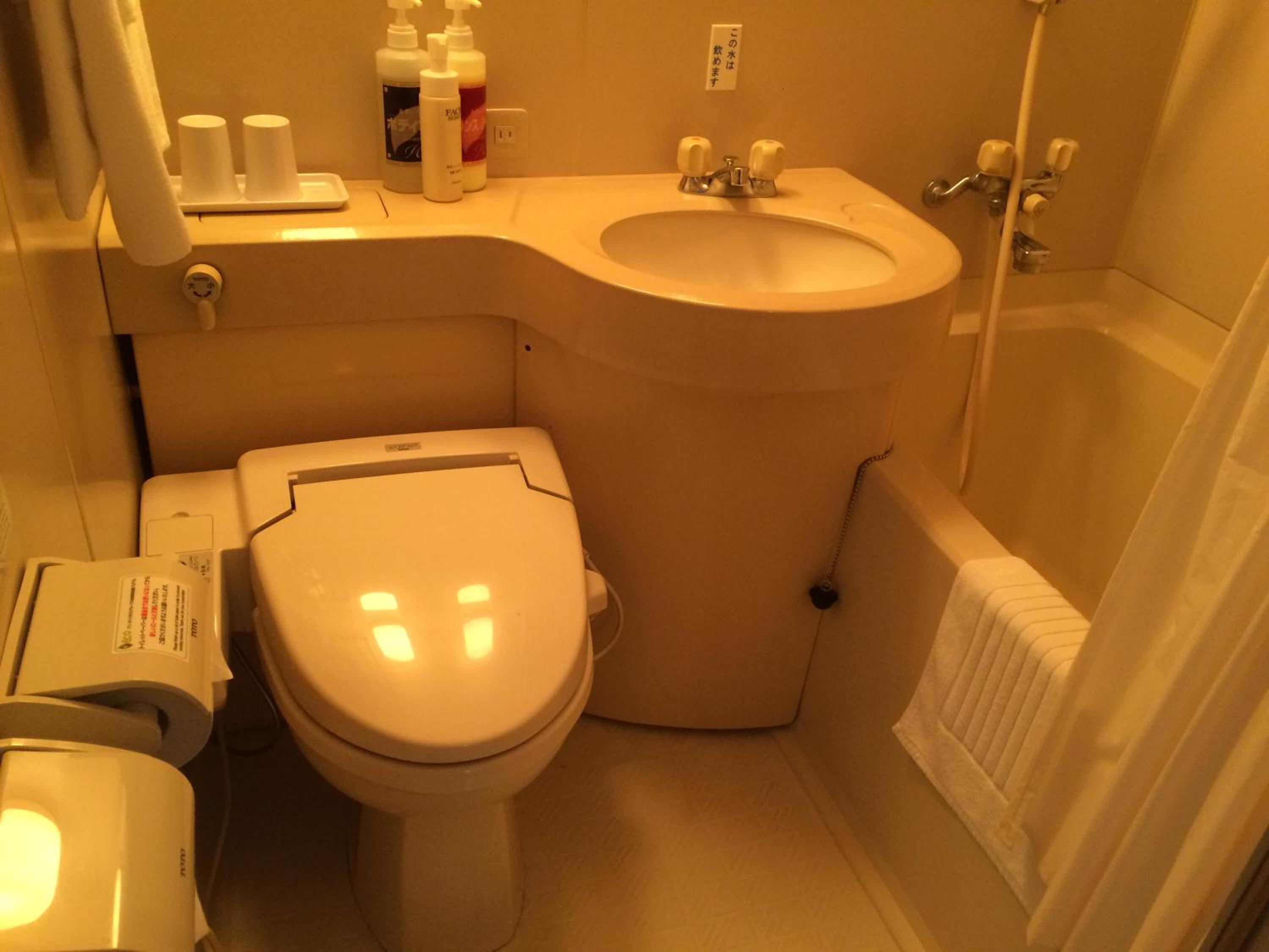 Single Room - Smoking photo 2