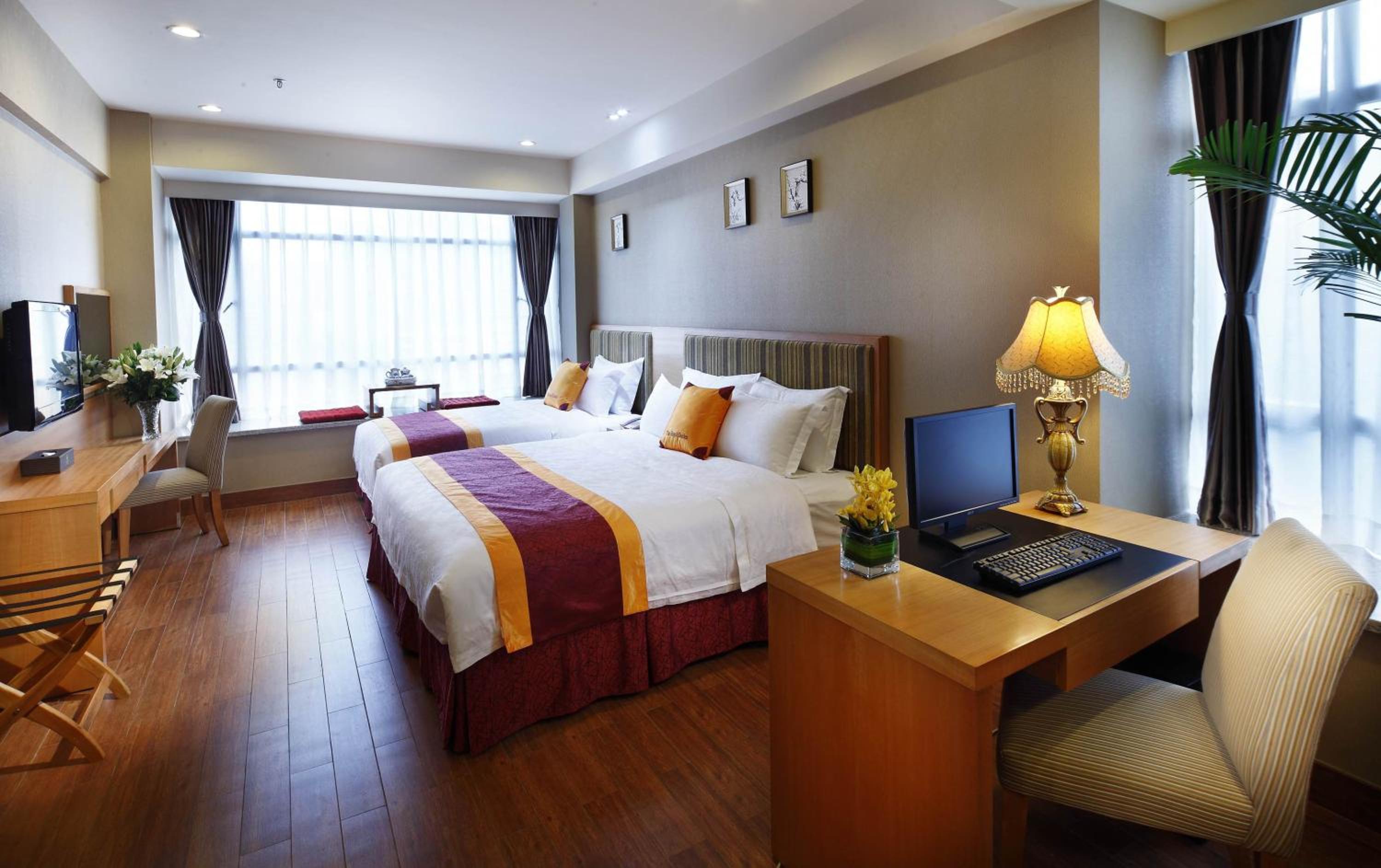 Deluxe Suite