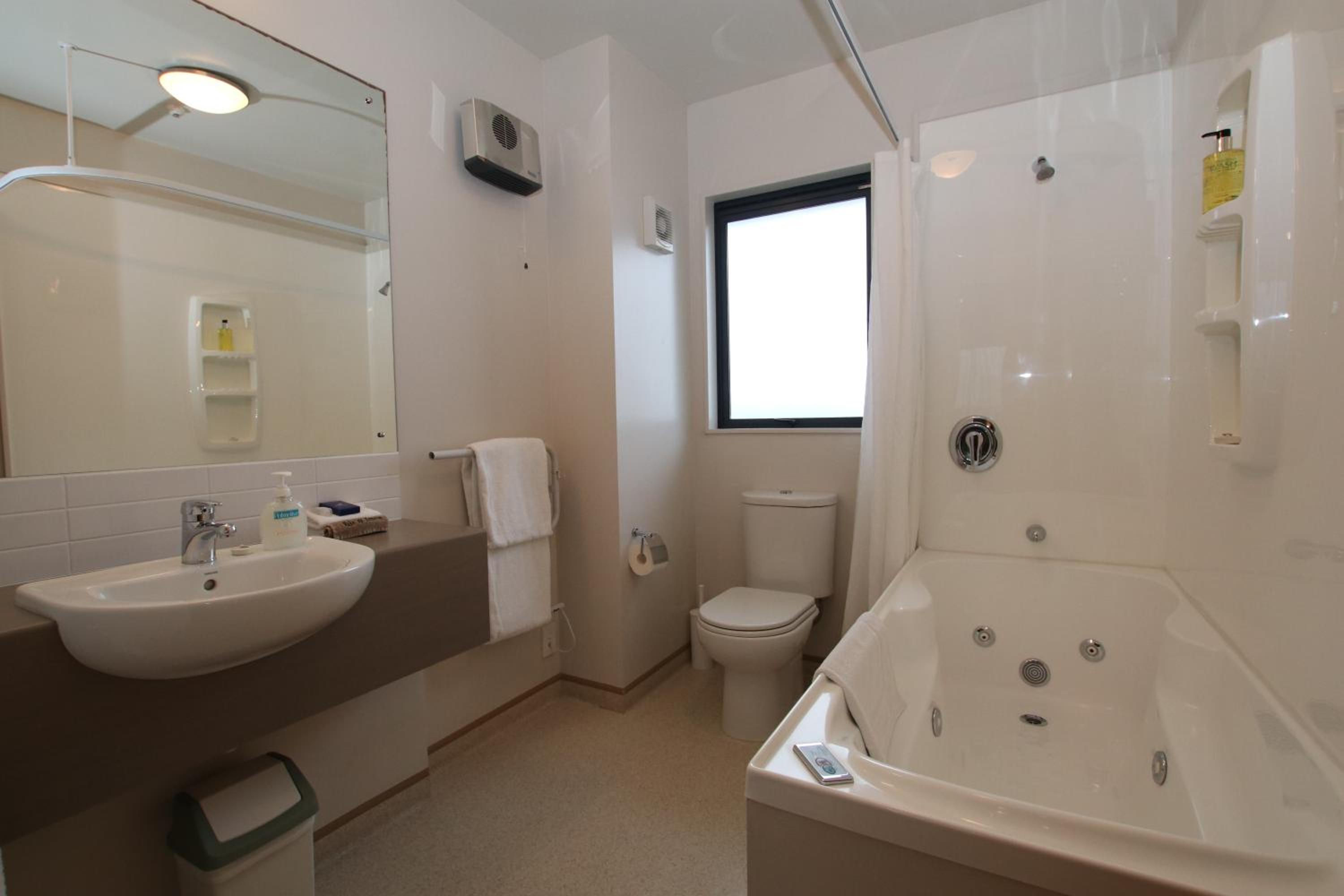 One-Bedroom Suite photo 2