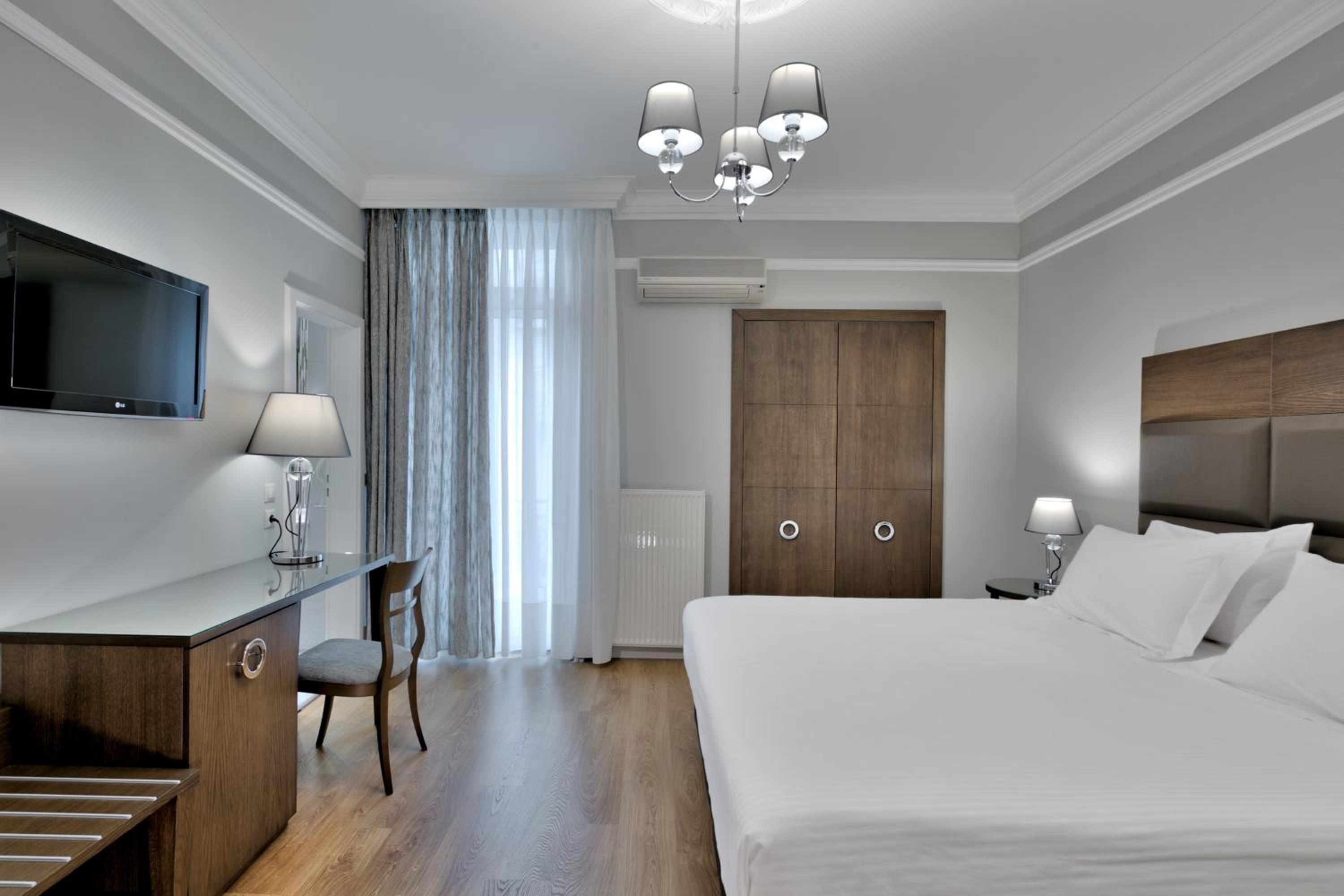 Standard Double Room - Photo 10