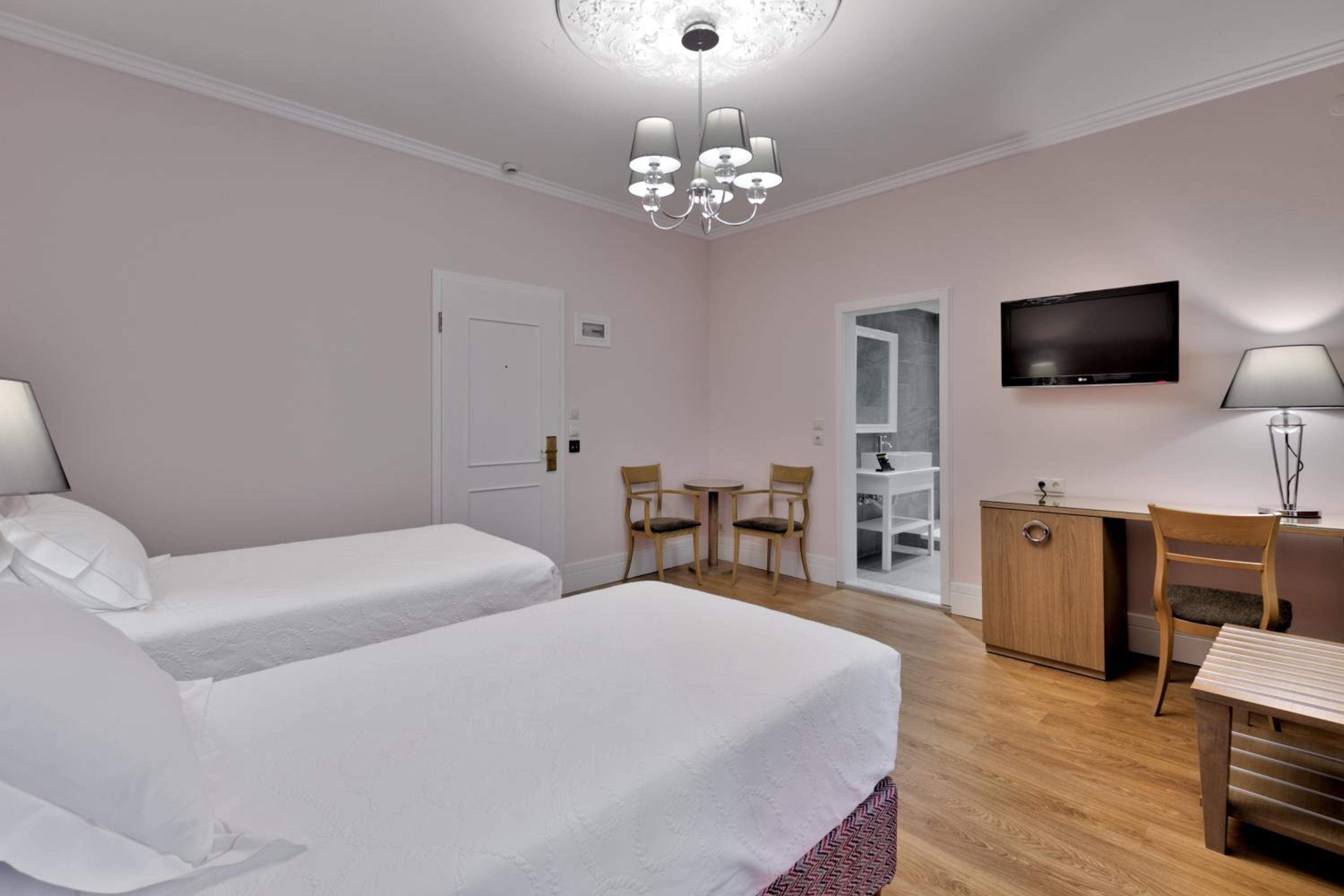 Standard Twin Room photo 1
