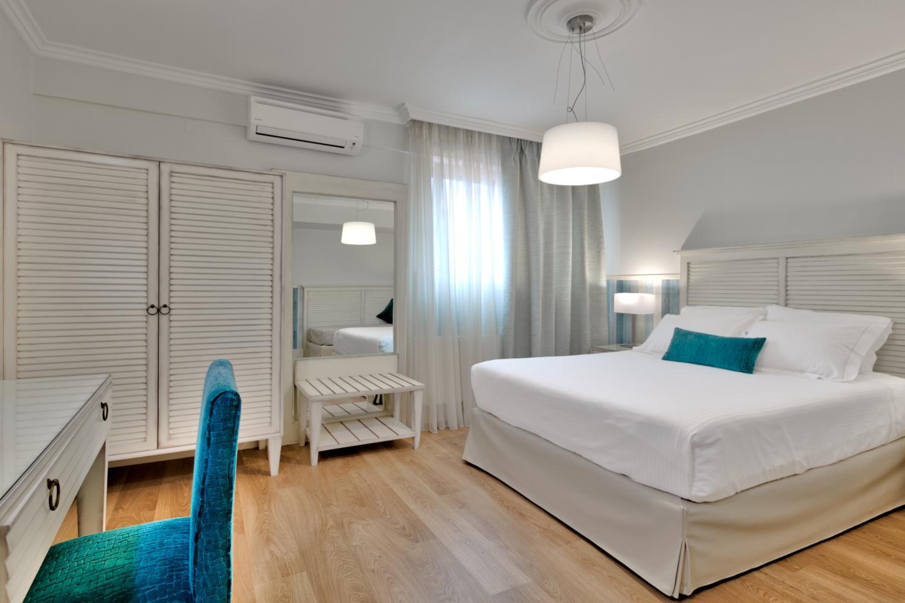 Standard Triple Room photo 2
