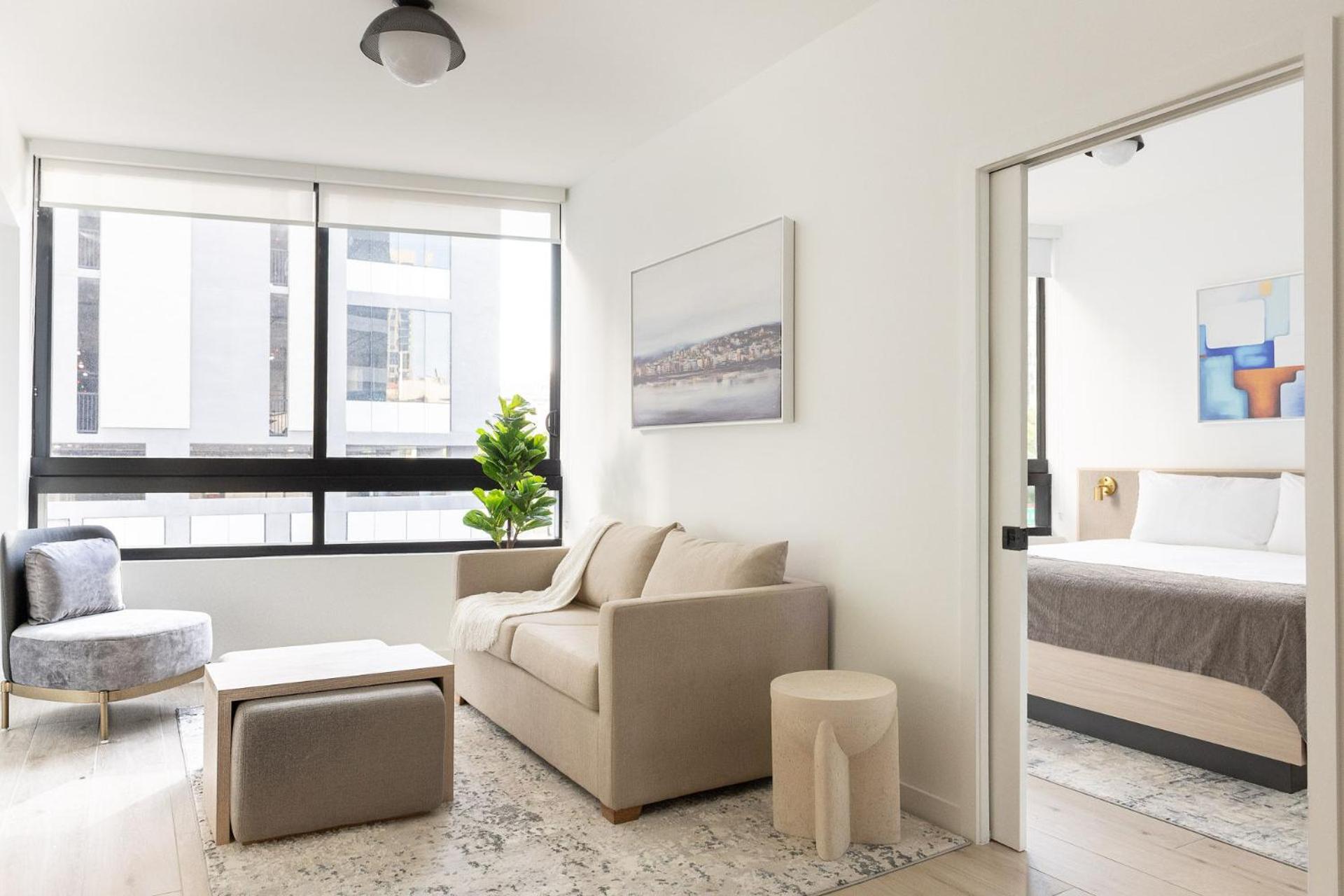 One-Bedroom Deluxe Apartment photo 3
