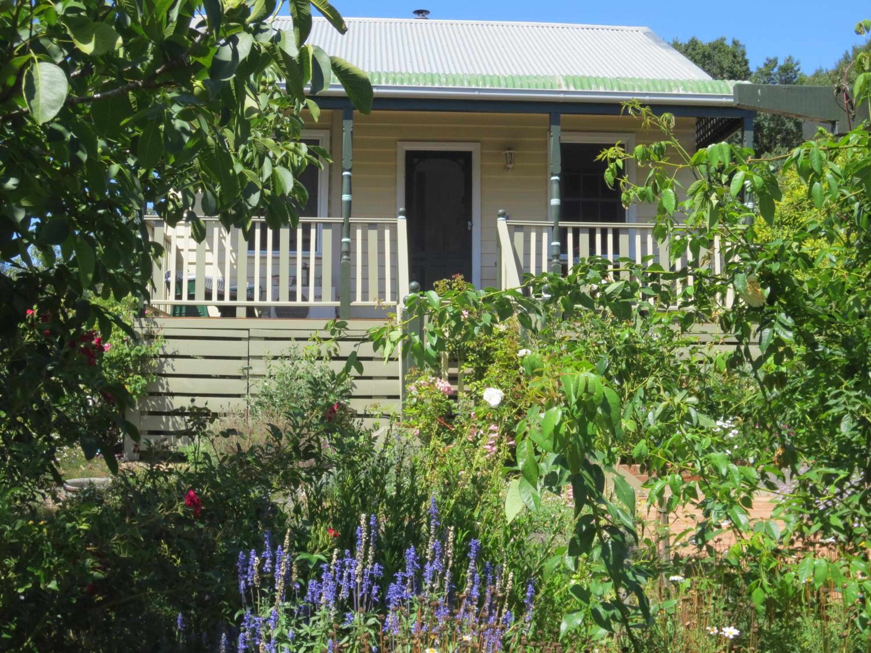 Two-Bedroom Cottage photo 2