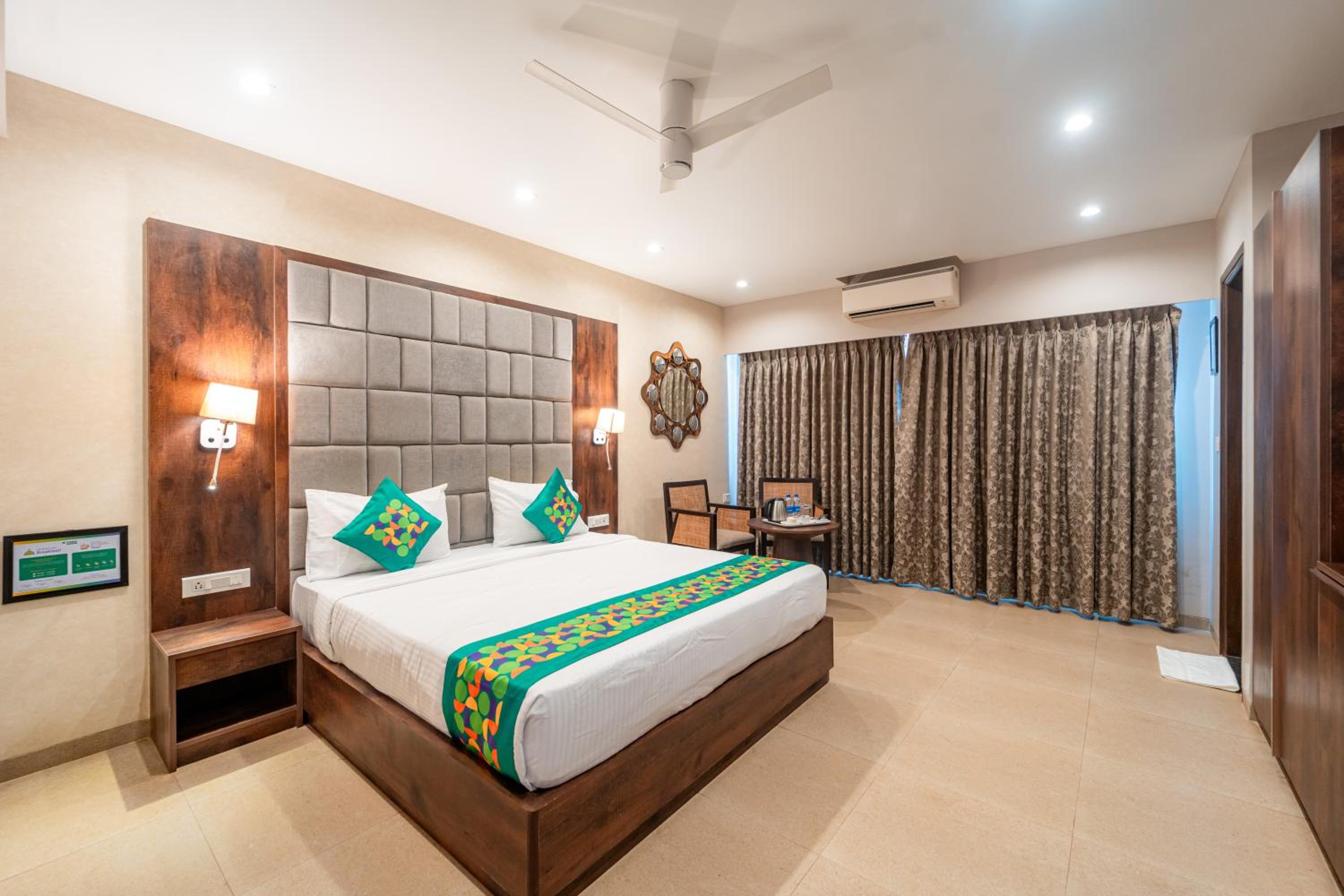 Deluxe Room - Photo 4