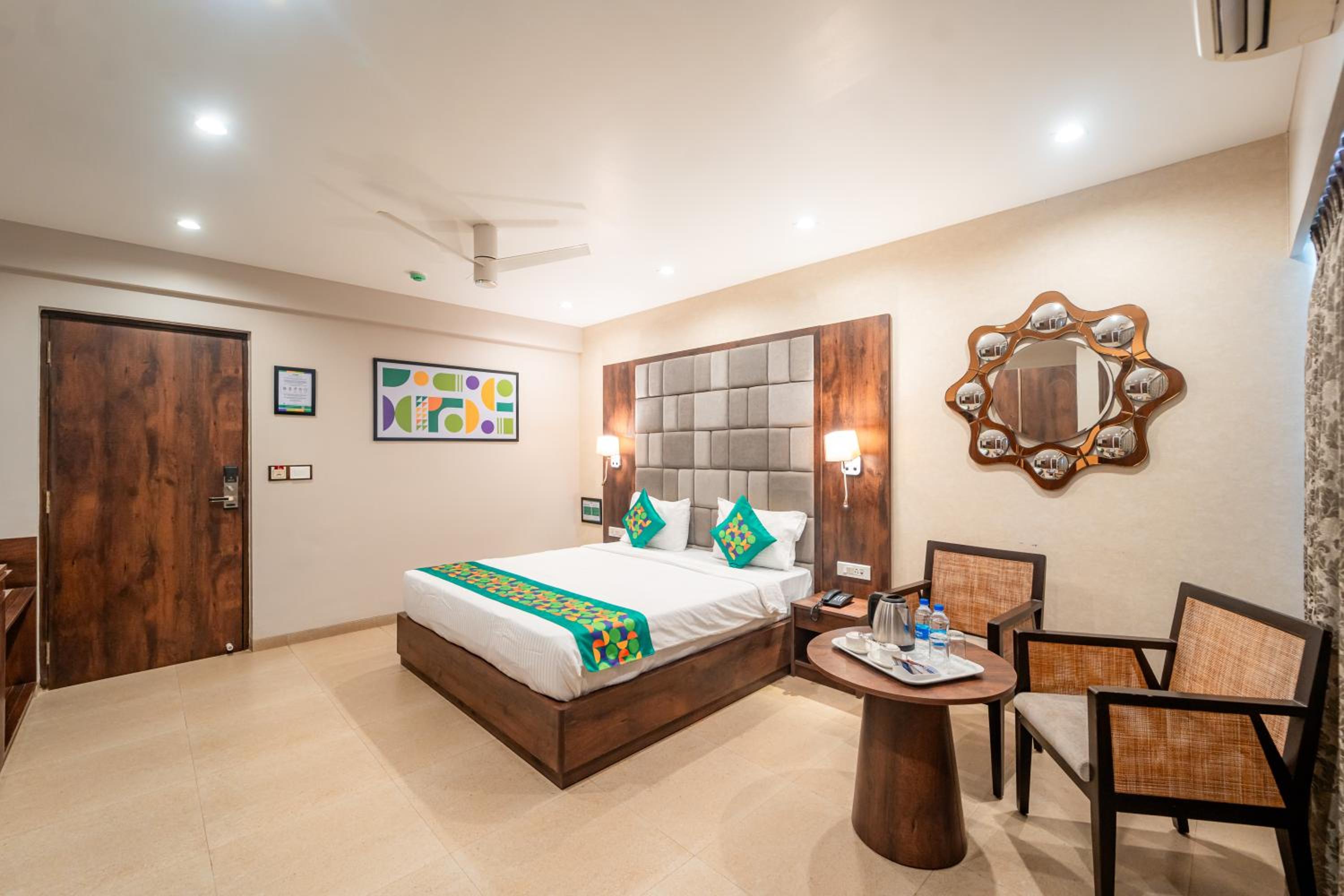 Deluxe Room - Photo 3