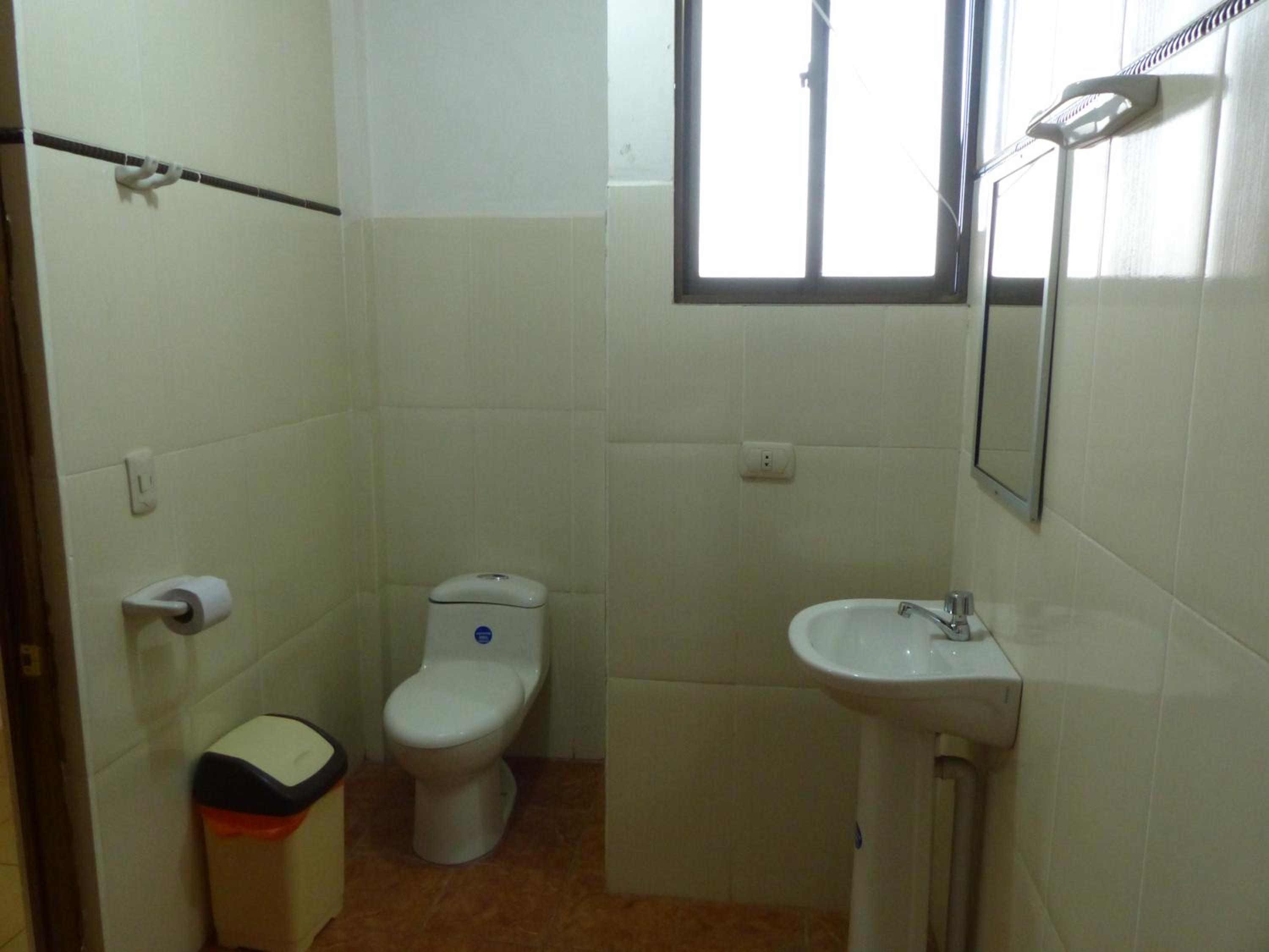 Twin Room with Private Bathroom photo 3
