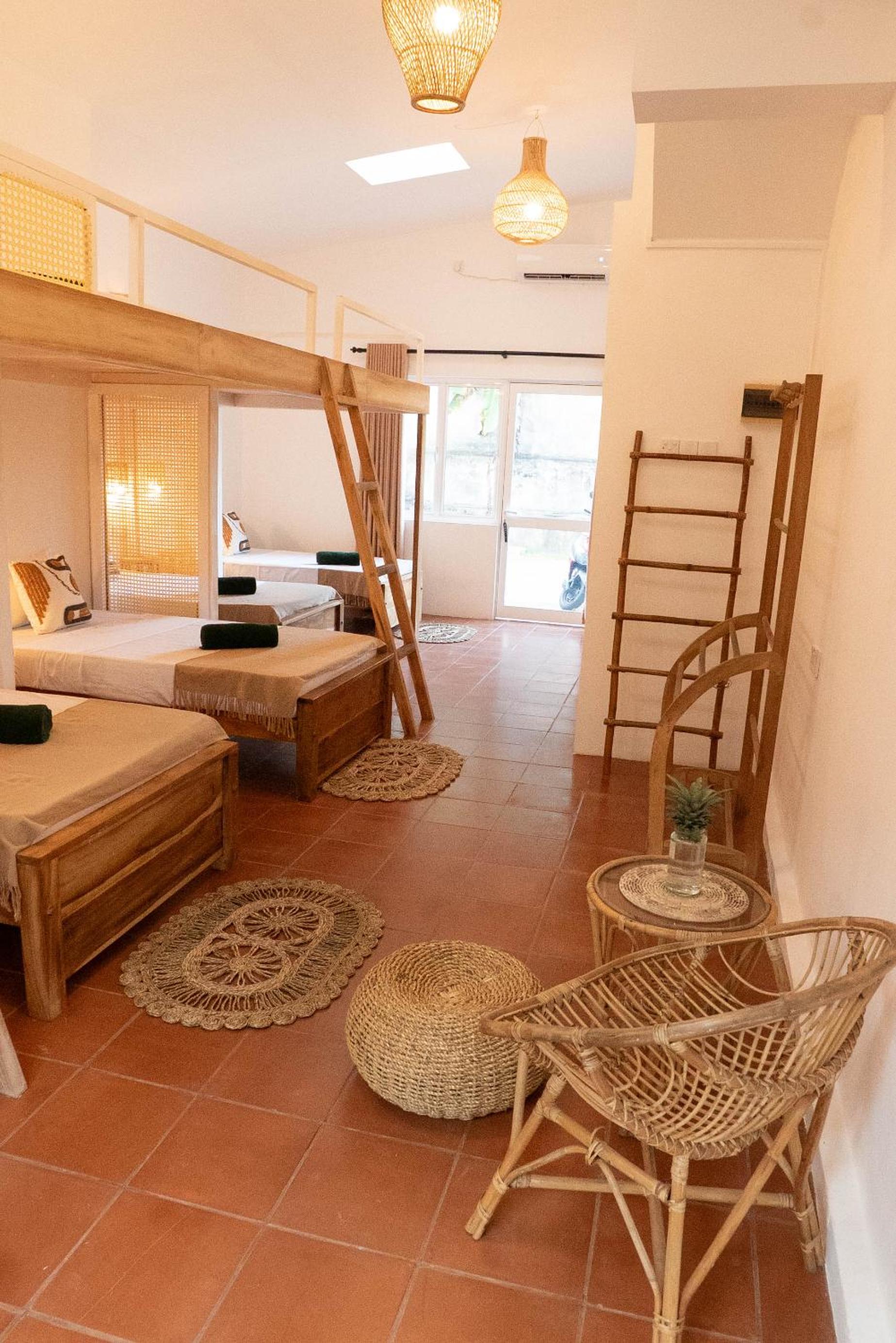 Female Dormitory Room photo 3