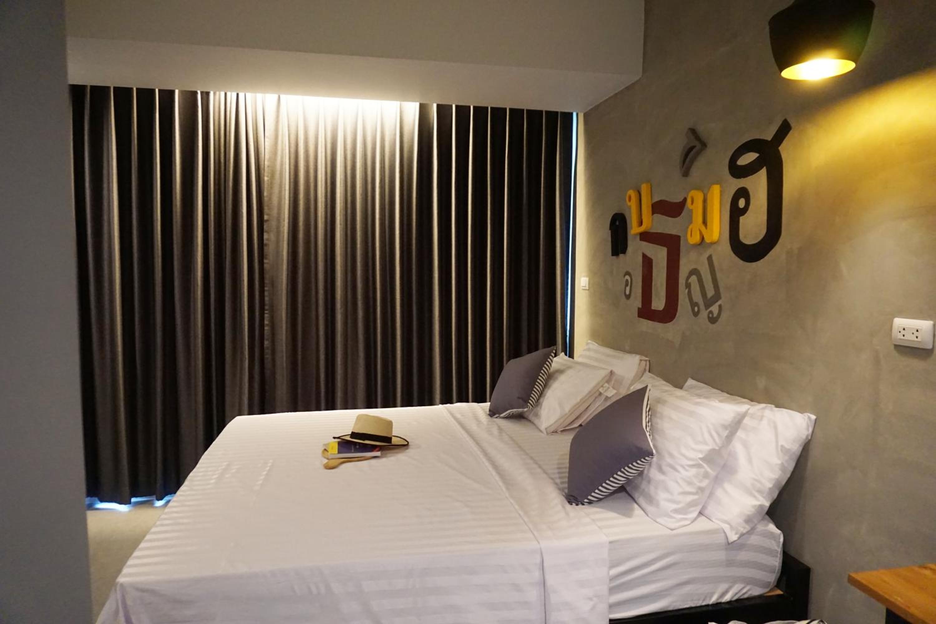 Superior King Room with Rama VIII Bridge view