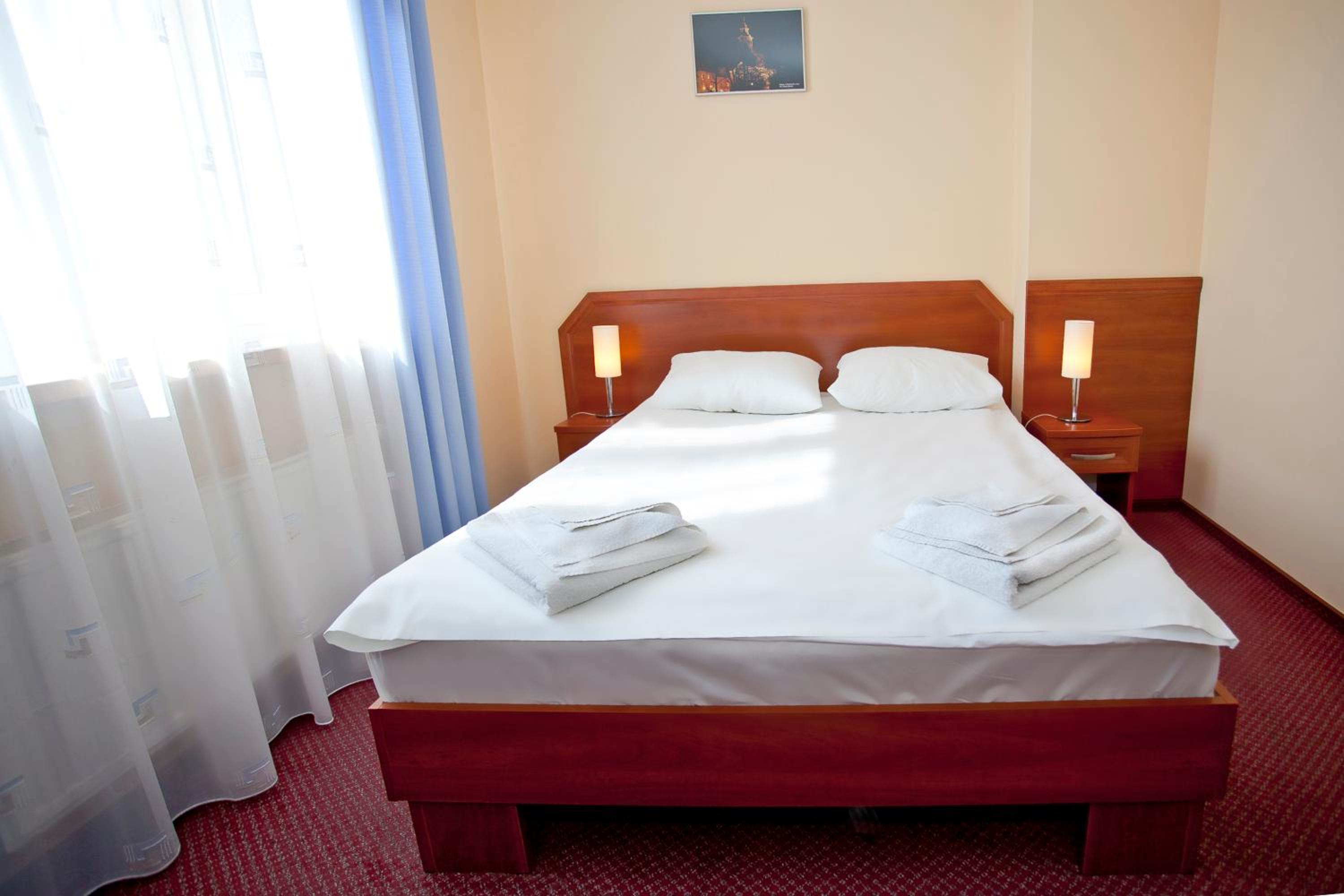 Double Room with Private Bathroom - Photo 4