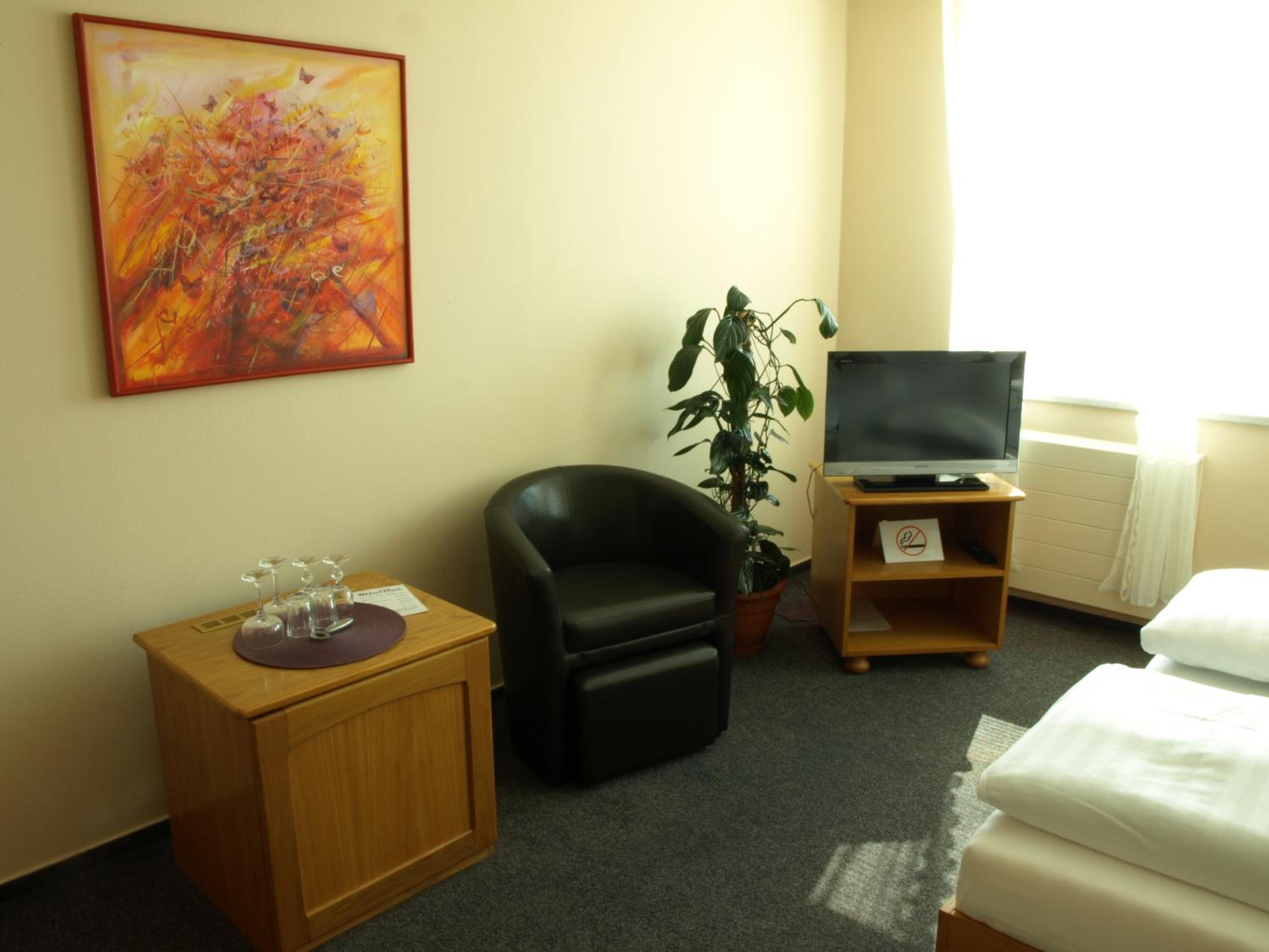 Double Room - Photo 6