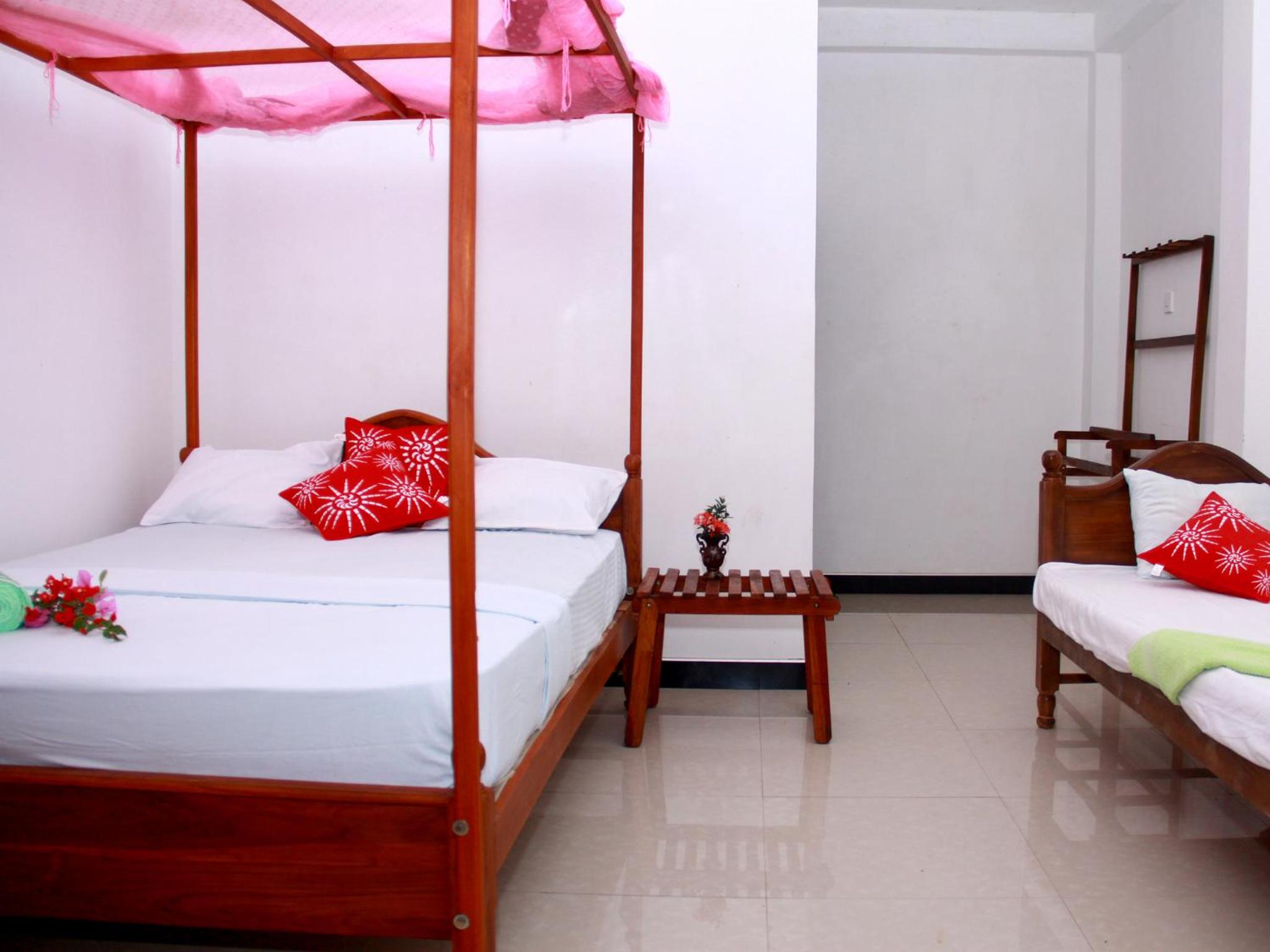 Triple Room with Garden View