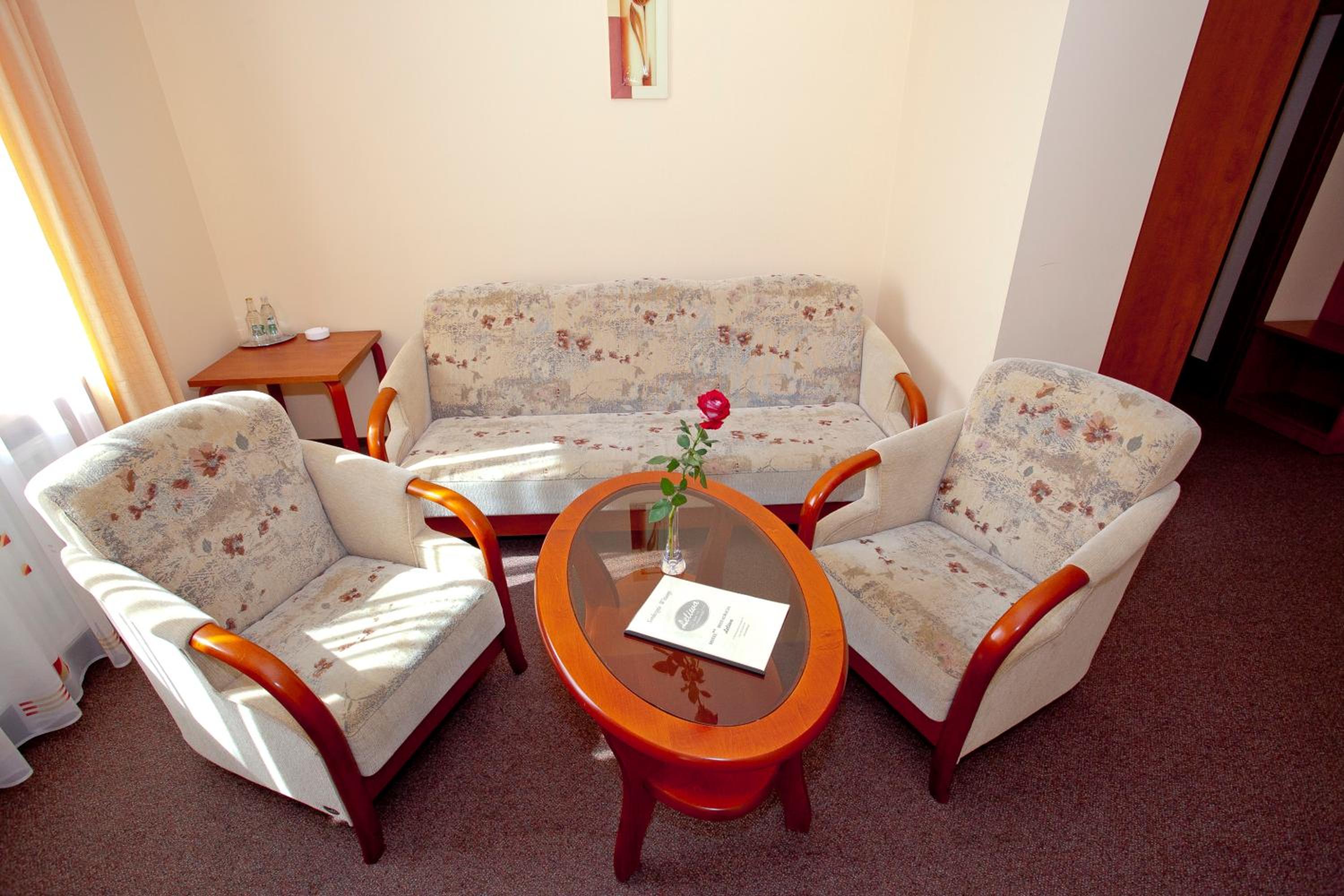 Apartment - Photo 4