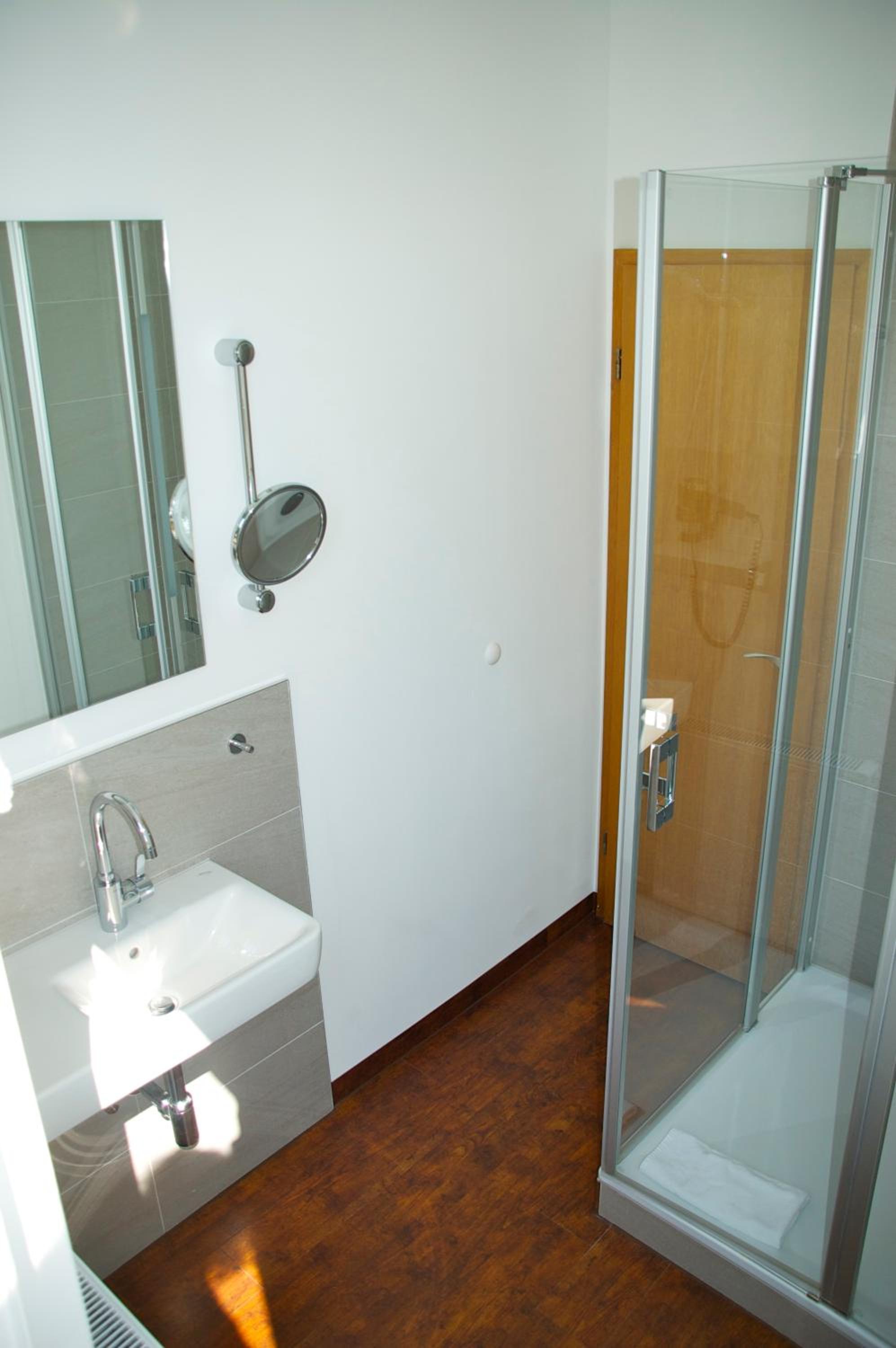 Standard Double or Twin Room - Photo 14