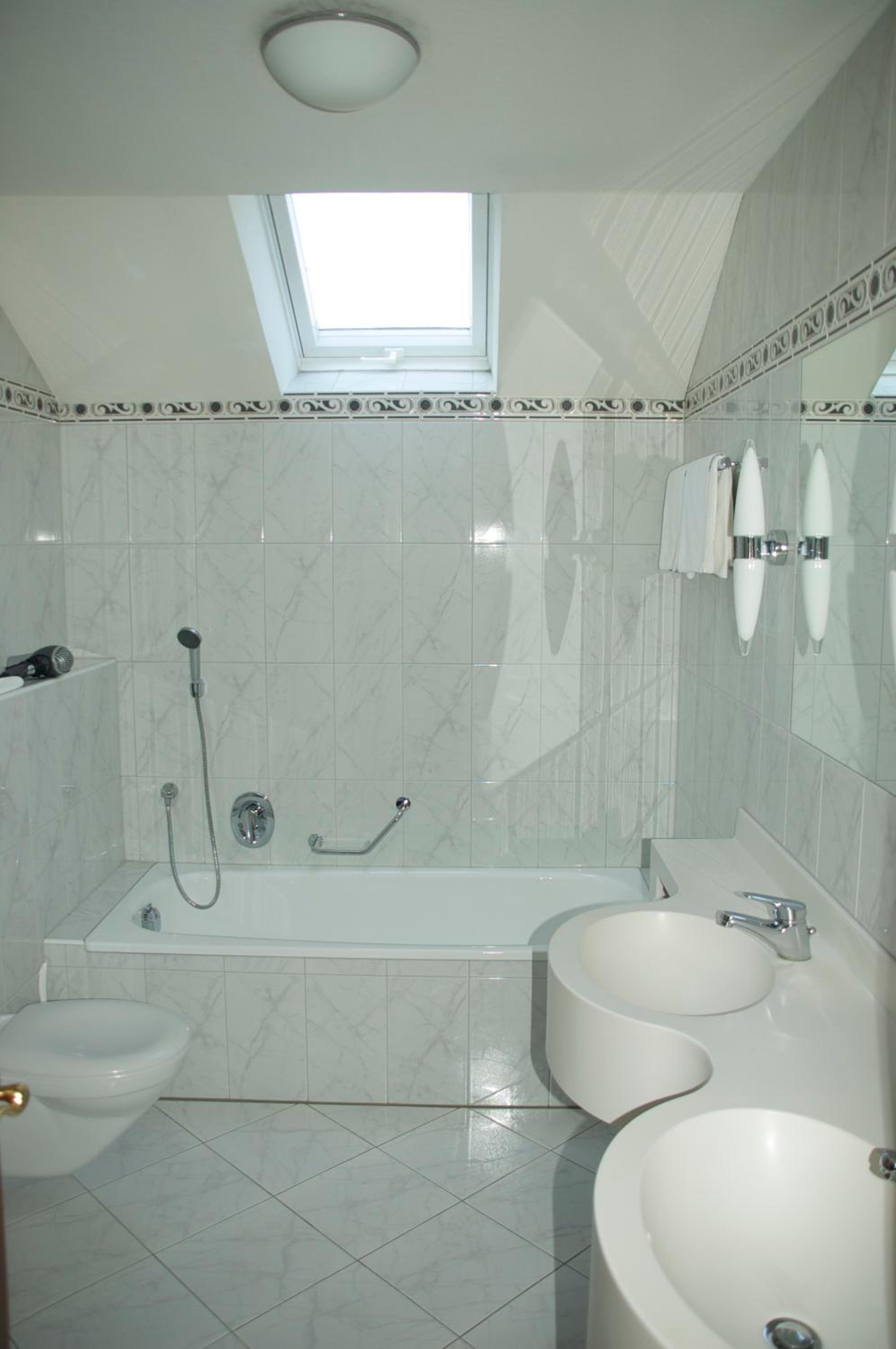 Comfort Double or Twin Room - Photo 15