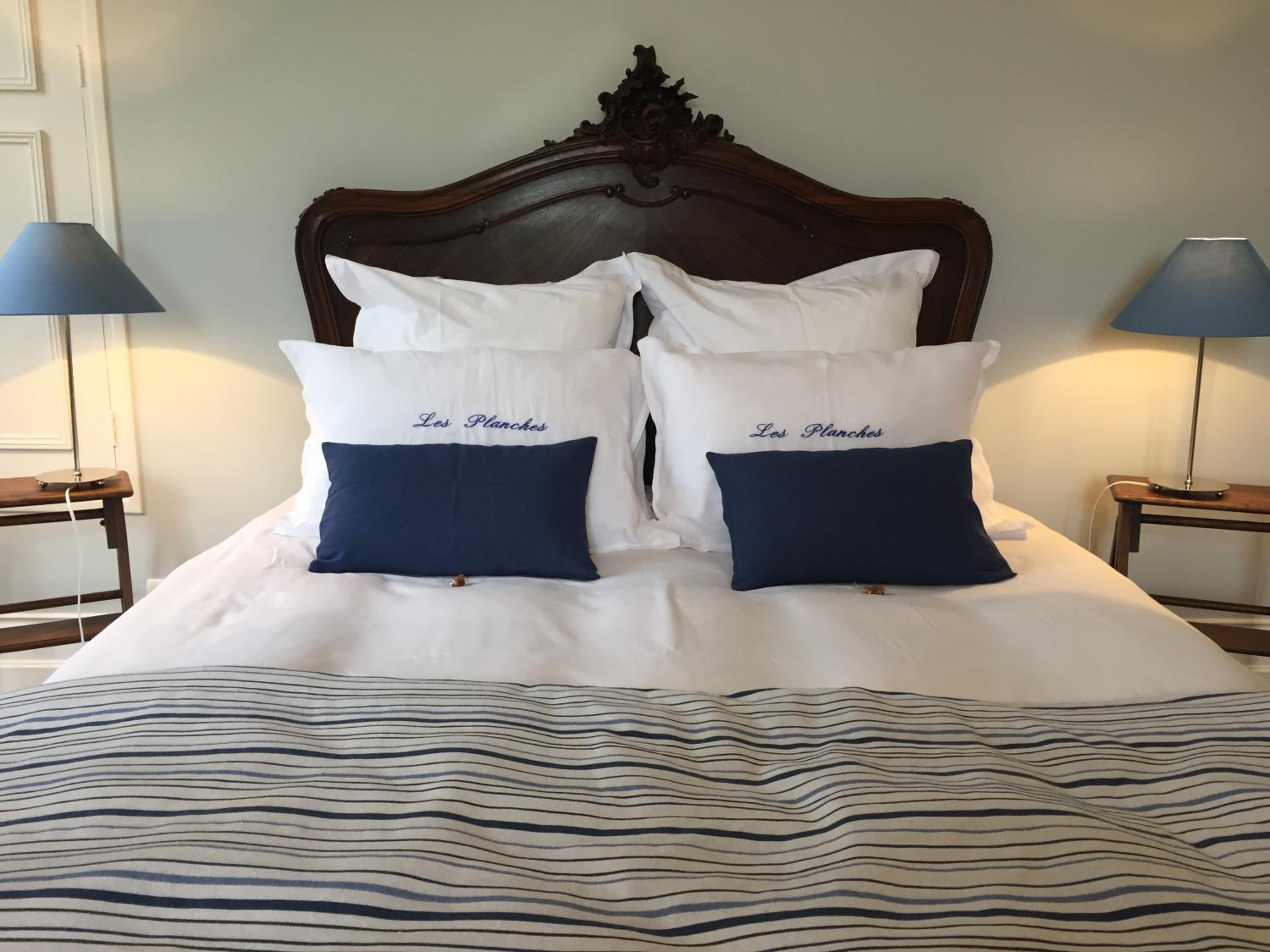 Deluxe Room (2 Adults + 1 Child) photo 2