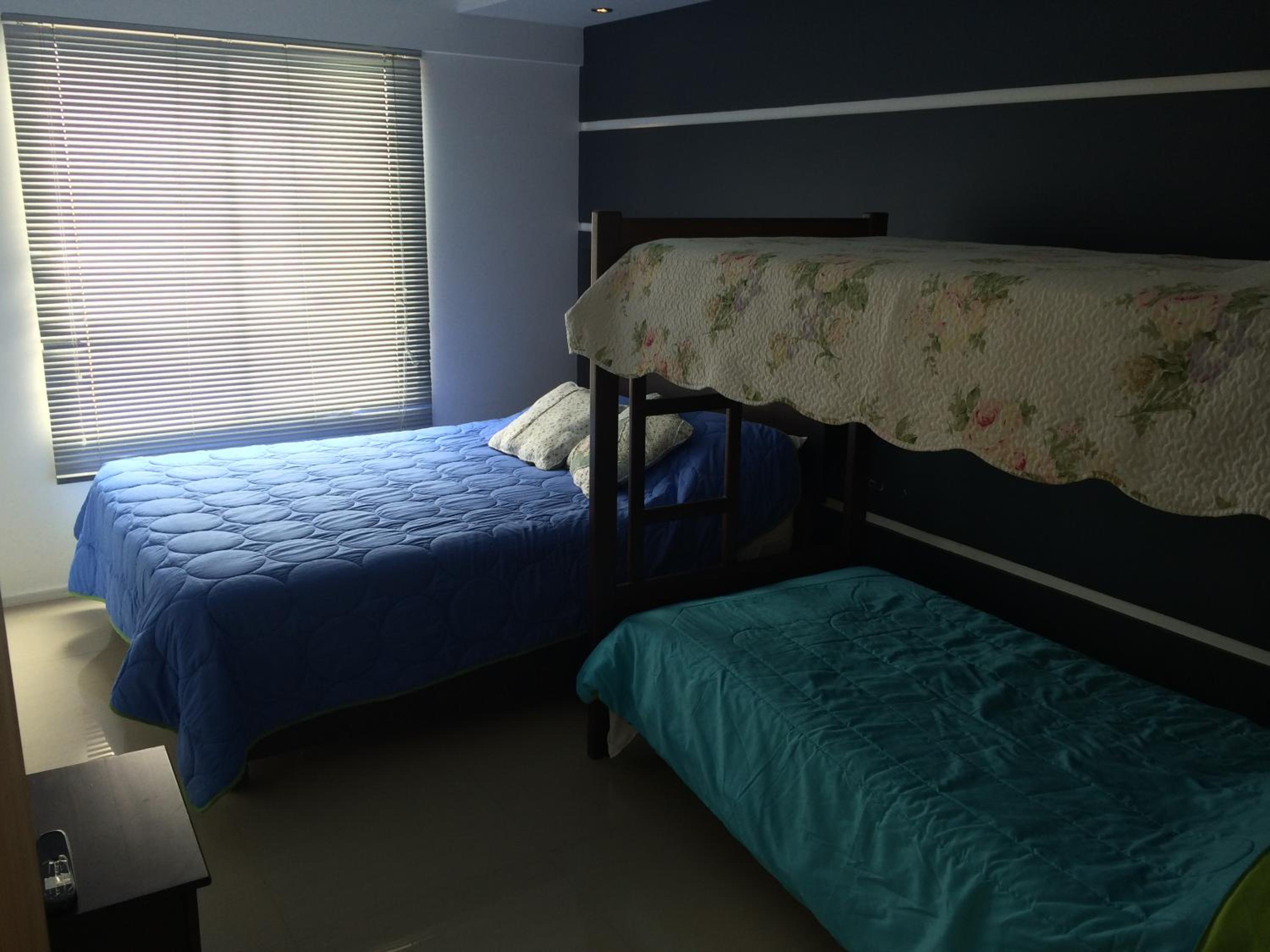 Quadruple Room with Private Bathroom photo 1